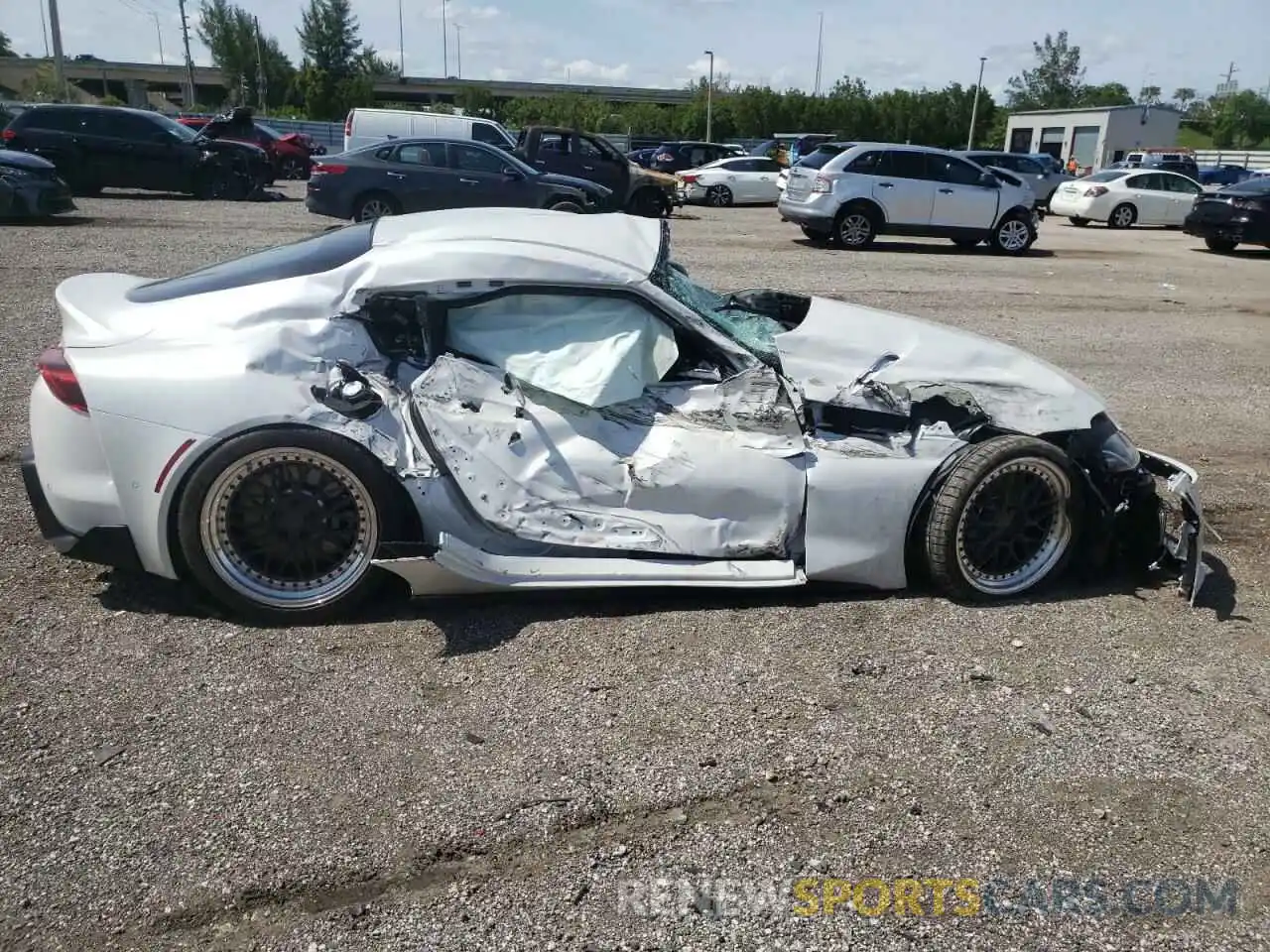 9 Photograph of a damaged car WZ1DB0C06NW050141 TOYOTA SUPRA 2022