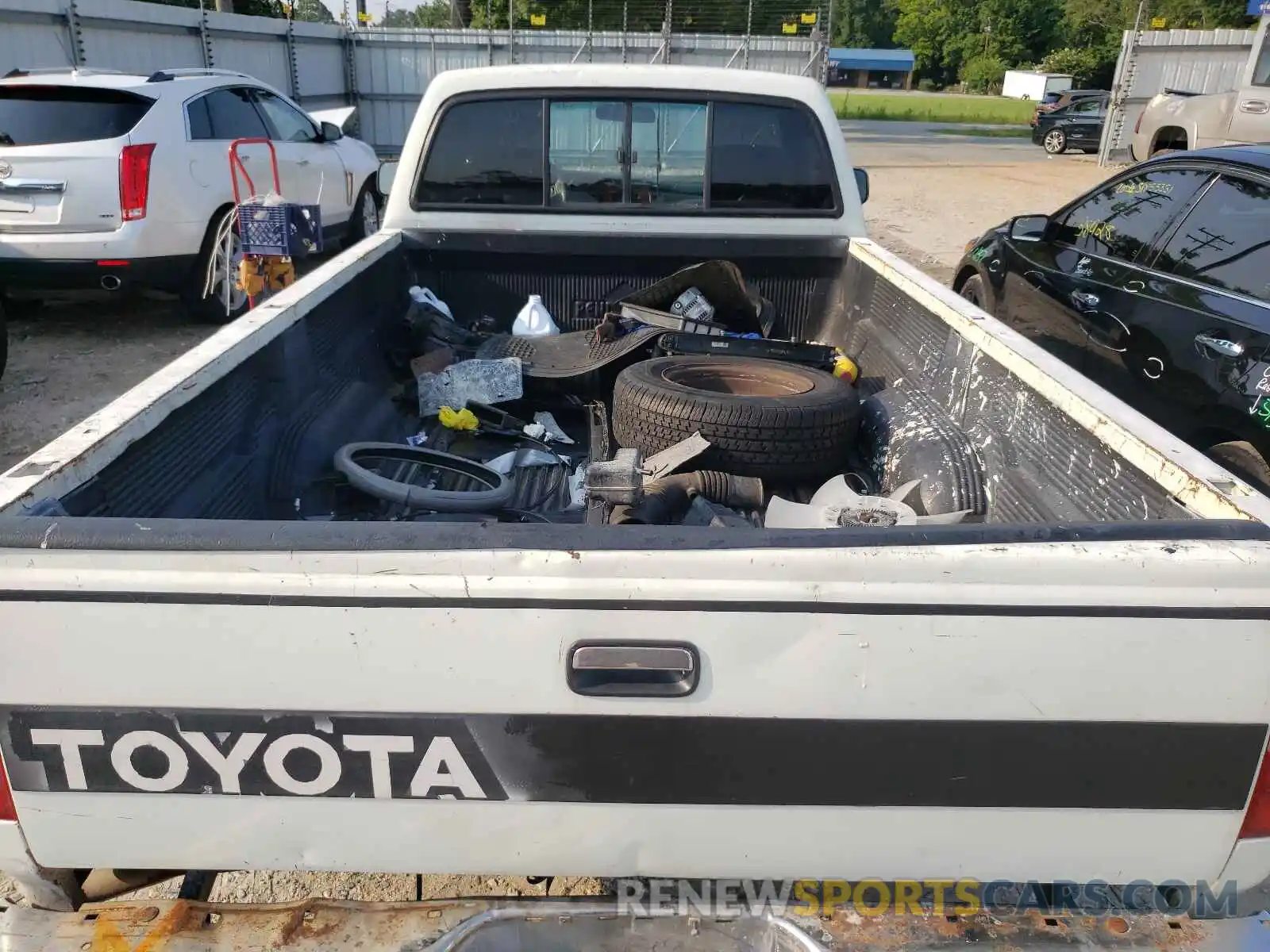 6 Photograph of a damaged car JT4VD10C5P0009894 TOYOTA T100 2022