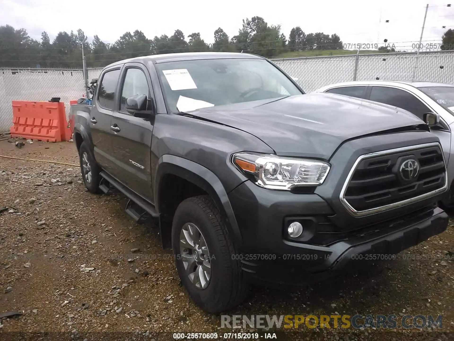 1 Photograph of a damaged car 3TMAZ5CN0KM079300 TOYOTA TACOMA 2019