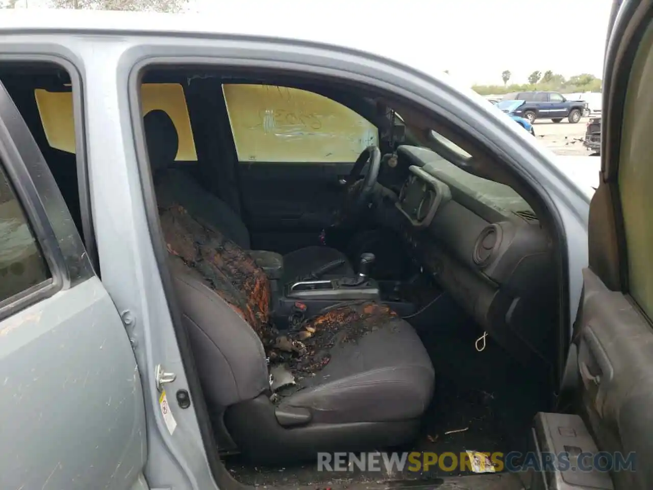 9 Photograph of a damaged car 3TMAZ5CN0KM079975 TOYOTA TACOMA 2019