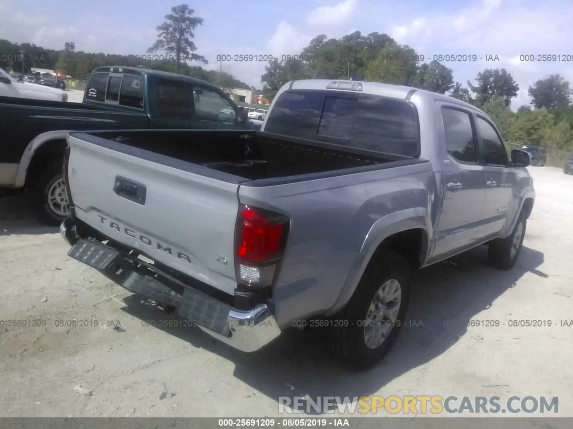 4 Photograph of a damaged car 3TMAZ5CN0KM080821 TOYOTA TACOMA 2019