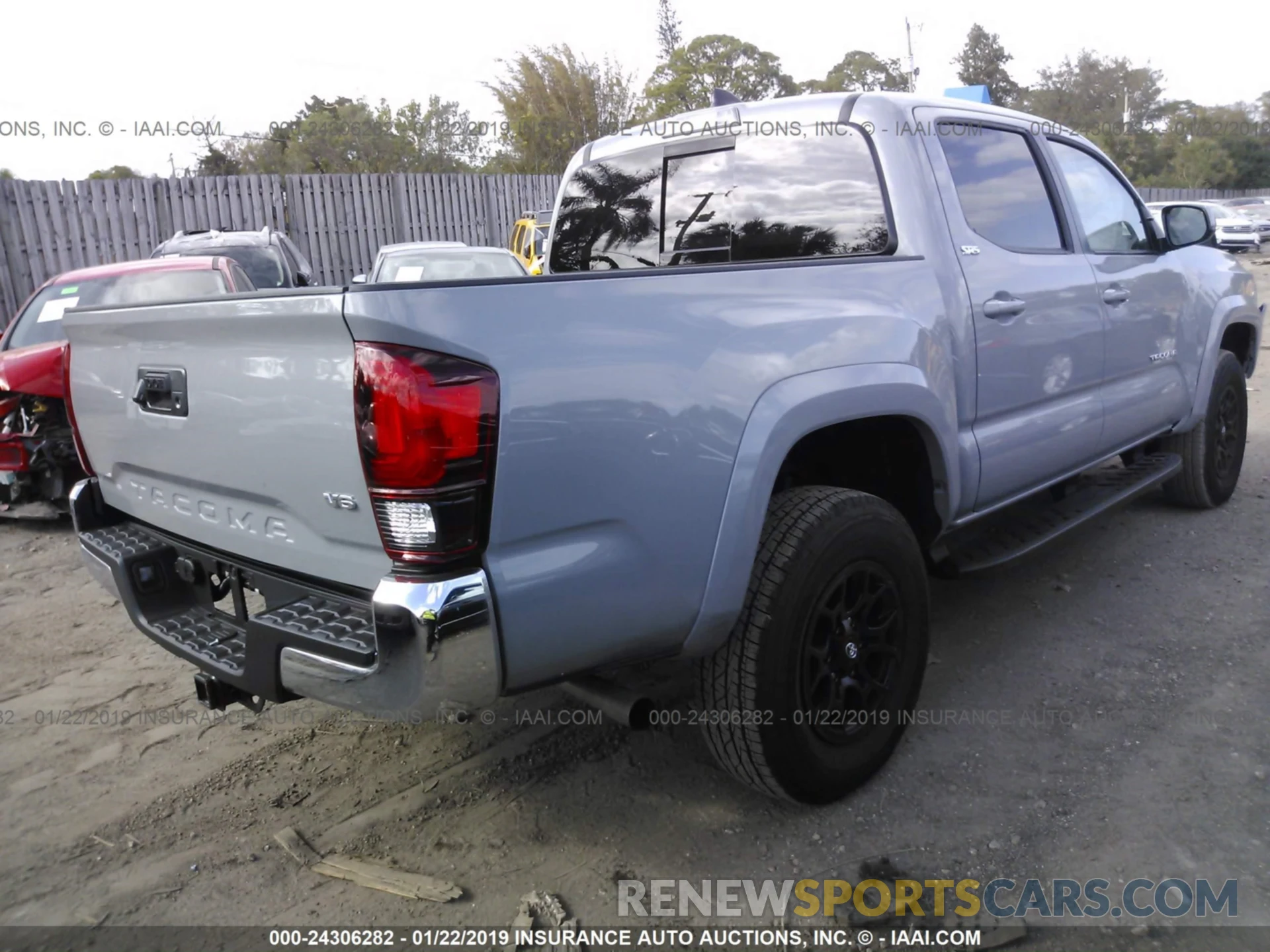 4 Photograph of a damaged car 3TMAZ5CN0KM082133 TOYOTA TACOMA 2019