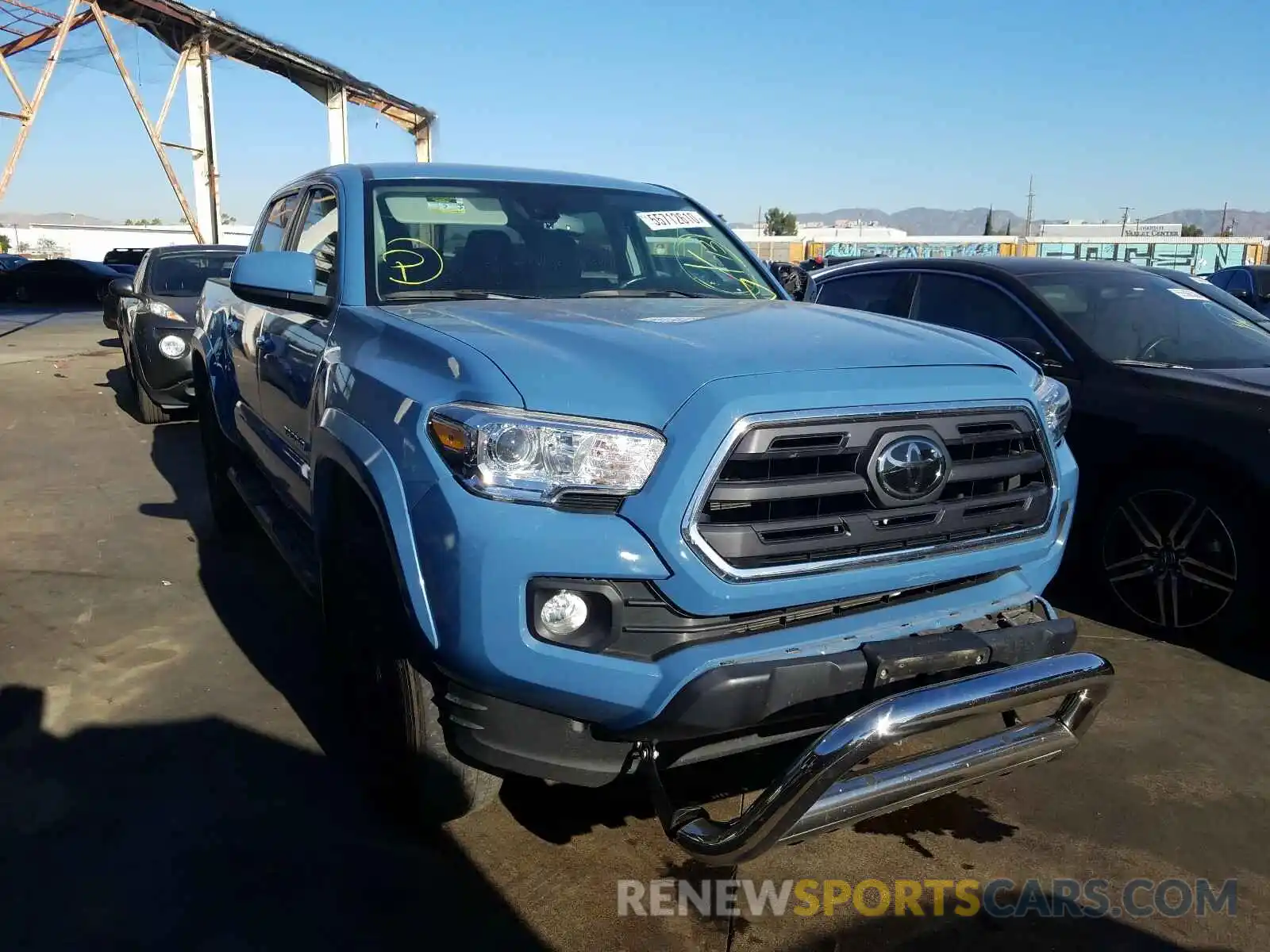 1 Photograph of a damaged car 3TMAZ5CN0KM083752 TOYOTA TACOMA 2019