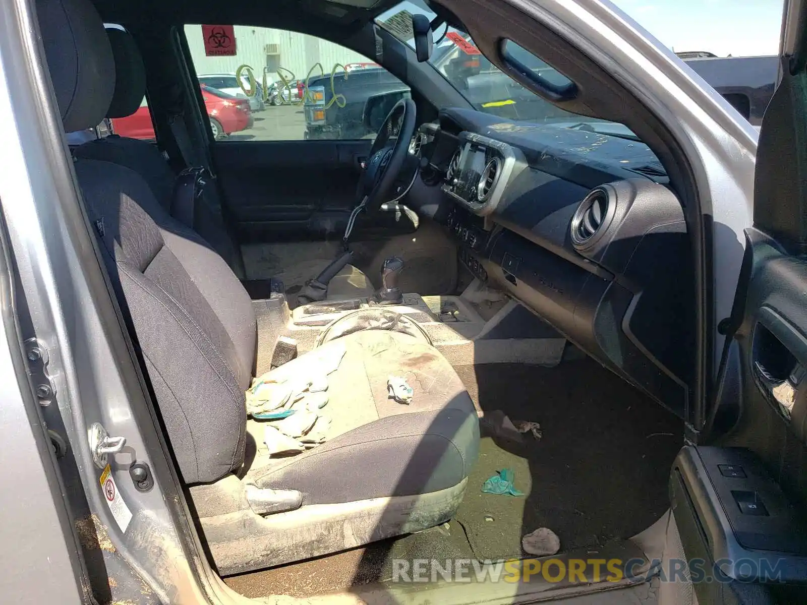 5 Photograph of a damaged car 3TMAZ5CN0KM083931 TOYOTA TACOMA 2019