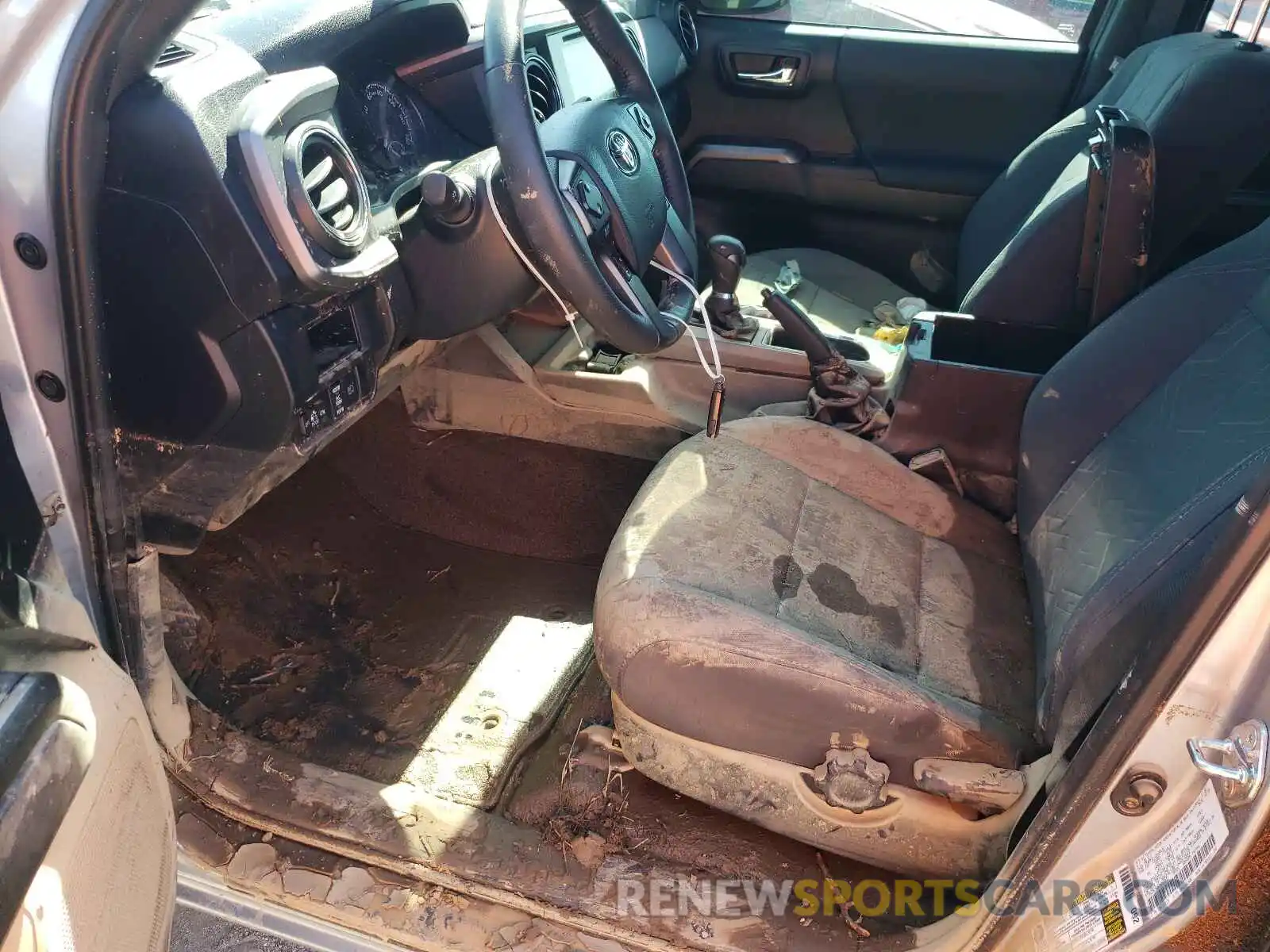 9 Photograph of a damaged car 3TMAZ5CN0KM083931 TOYOTA TACOMA 2019