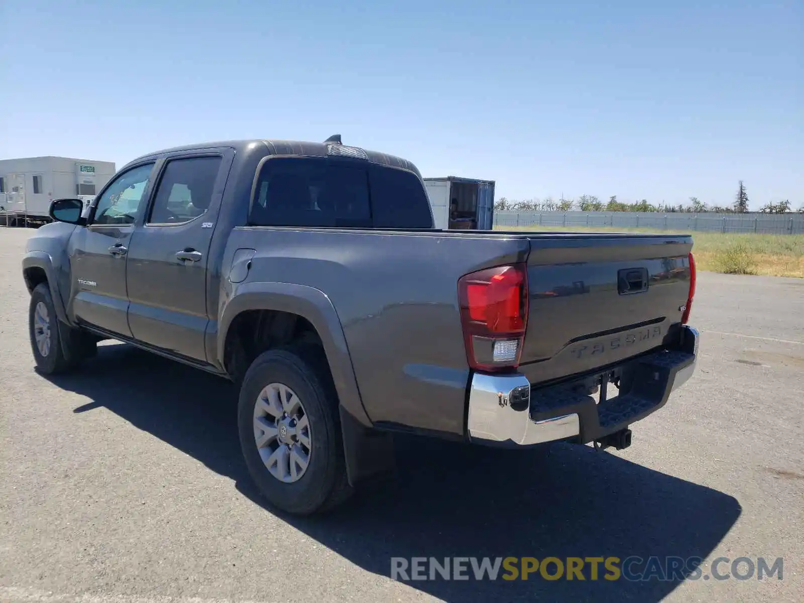 3 Photograph of a damaged car 3TMAZ5CN0KM084867 TOYOTA TACOMA 2019