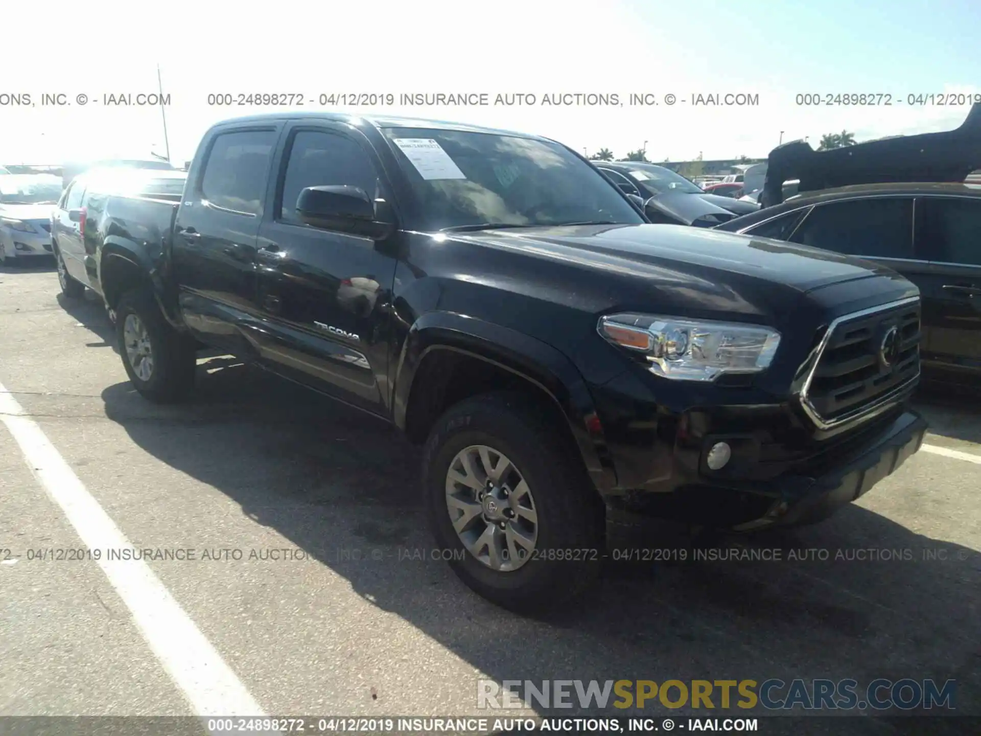 1 Photograph of a damaged car 3TMAZ5CN0KM087266 TOYOTA TACOMA 2019