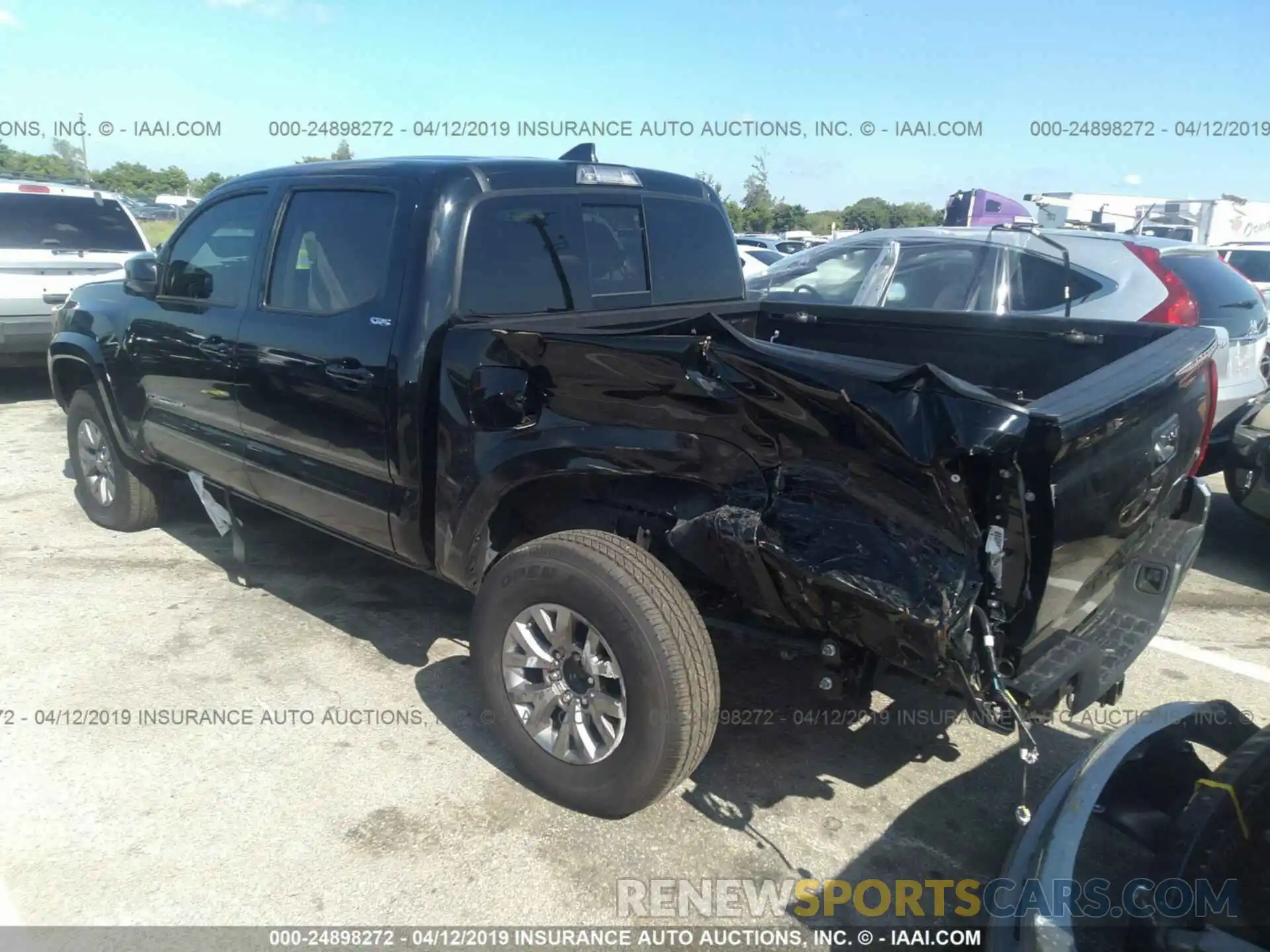 3 Photograph of a damaged car 3TMAZ5CN0KM087266 TOYOTA TACOMA 2019