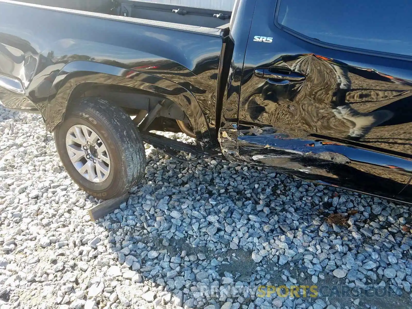 9 Photograph of a damaged car 3TMAZ5CN0KM087364 TOYOTA TACOMA 2019