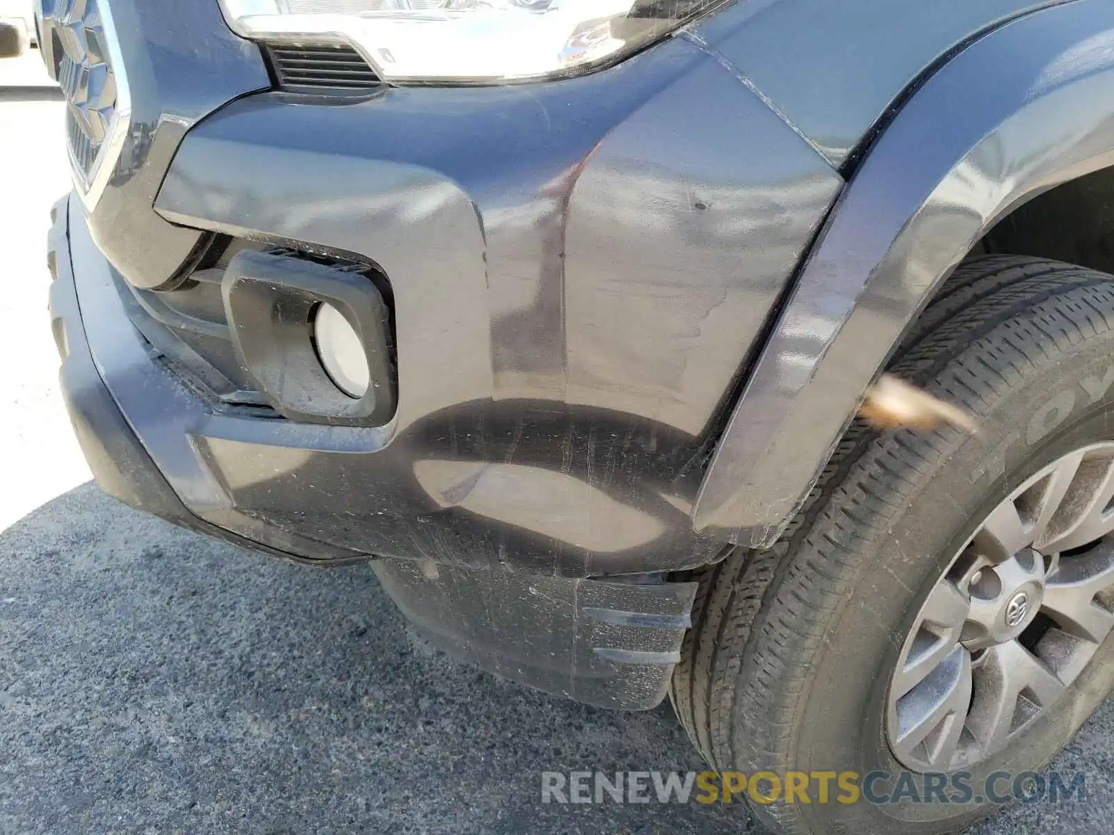 9 Photograph of a damaged car 3TMAZ5CN0KM090961 TOYOTA TACOMA 2019