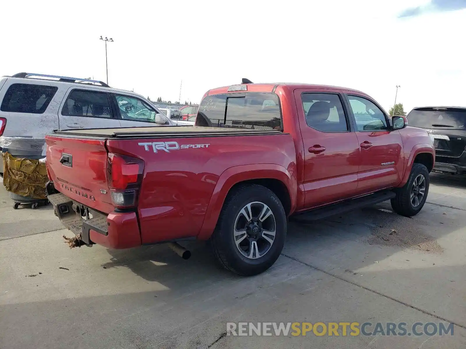 4 Photograph of a damaged car 3TMAZ5CN0KM091303 TOYOTA TACOMA 2019