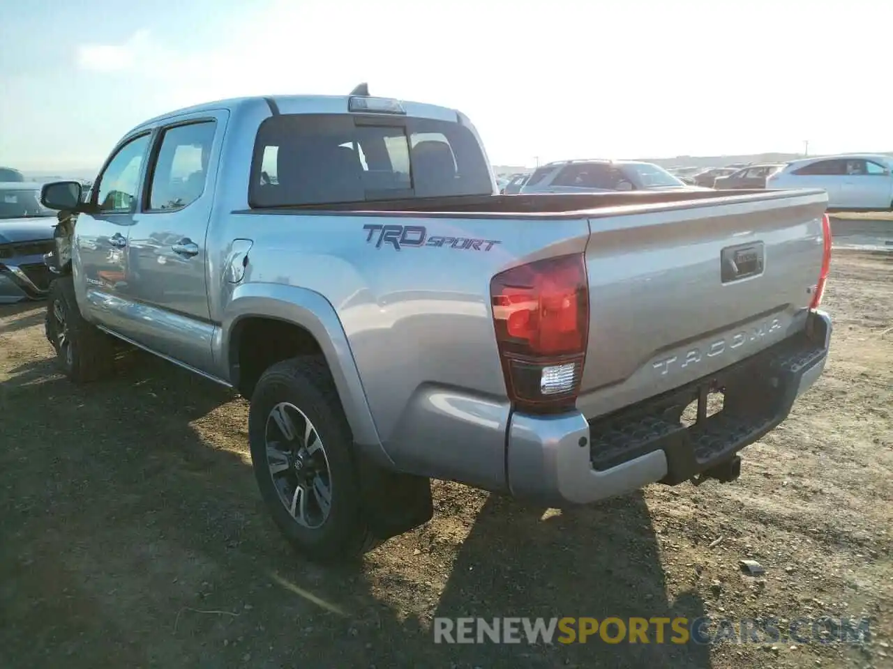 3 Photograph of a damaged car 3TMAZ5CN0KM092497 TOYOTA TACOMA 2019