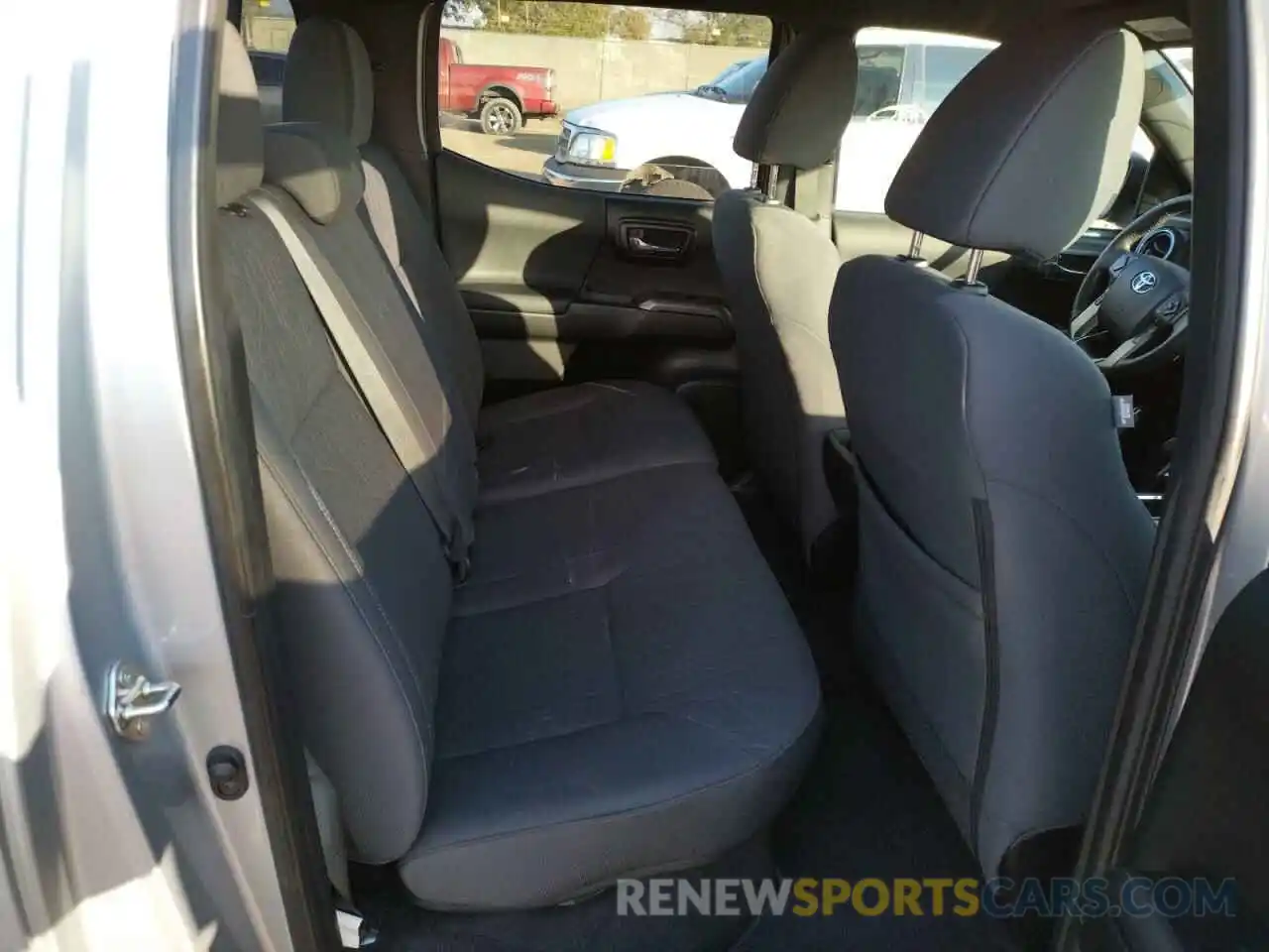 6 Photograph of a damaged car 3TMAZ5CN0KM092497 TOYOTA TACOMA 2019