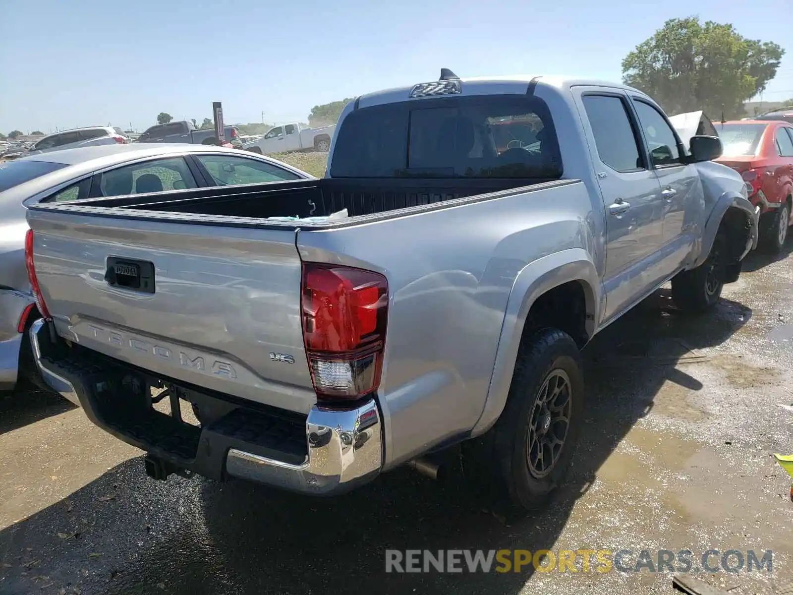 4 Photograph of a damaged car 3TMAZ5CN0KM093634 TOYOTA TACOMA 2019