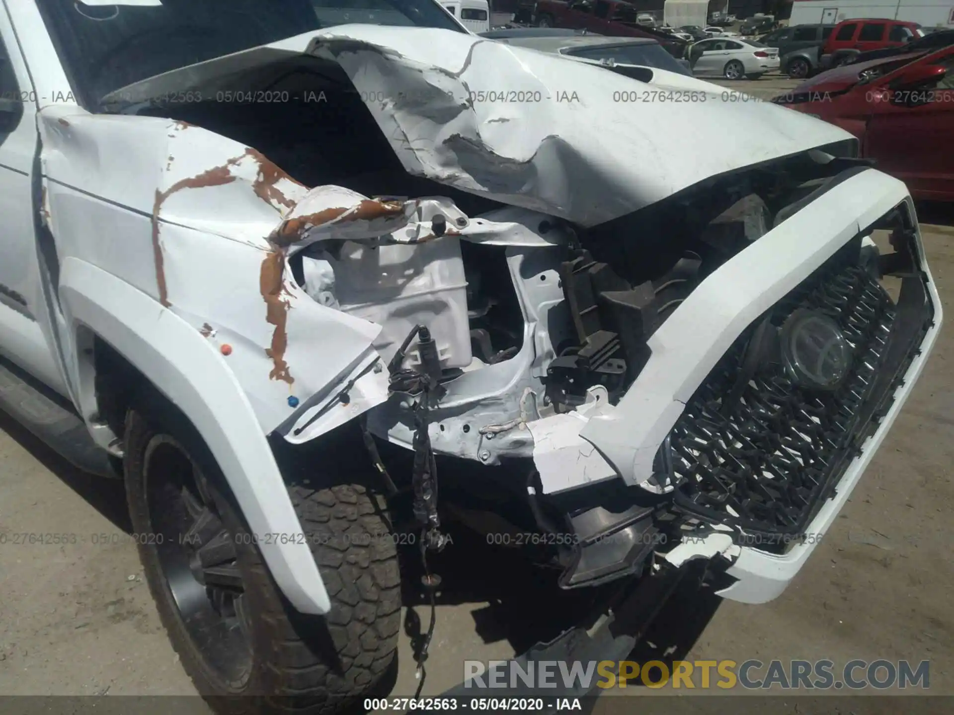 6 Photograph of a damaged car 3TMAZ5CN0KM093729 TOYOTA TACOMA 2019