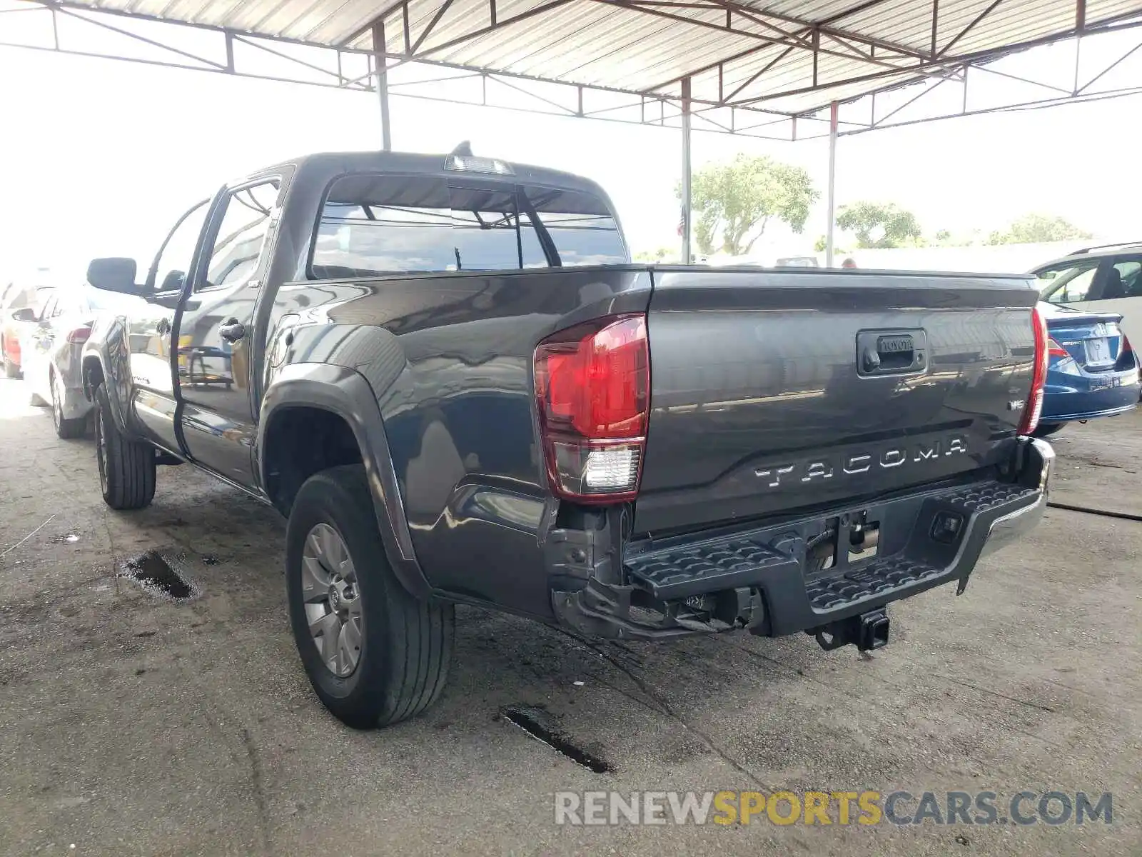 3 Photograph of a damaged car 3TMAZ5CN0KM096453 TOYOTA TACOMA 2019