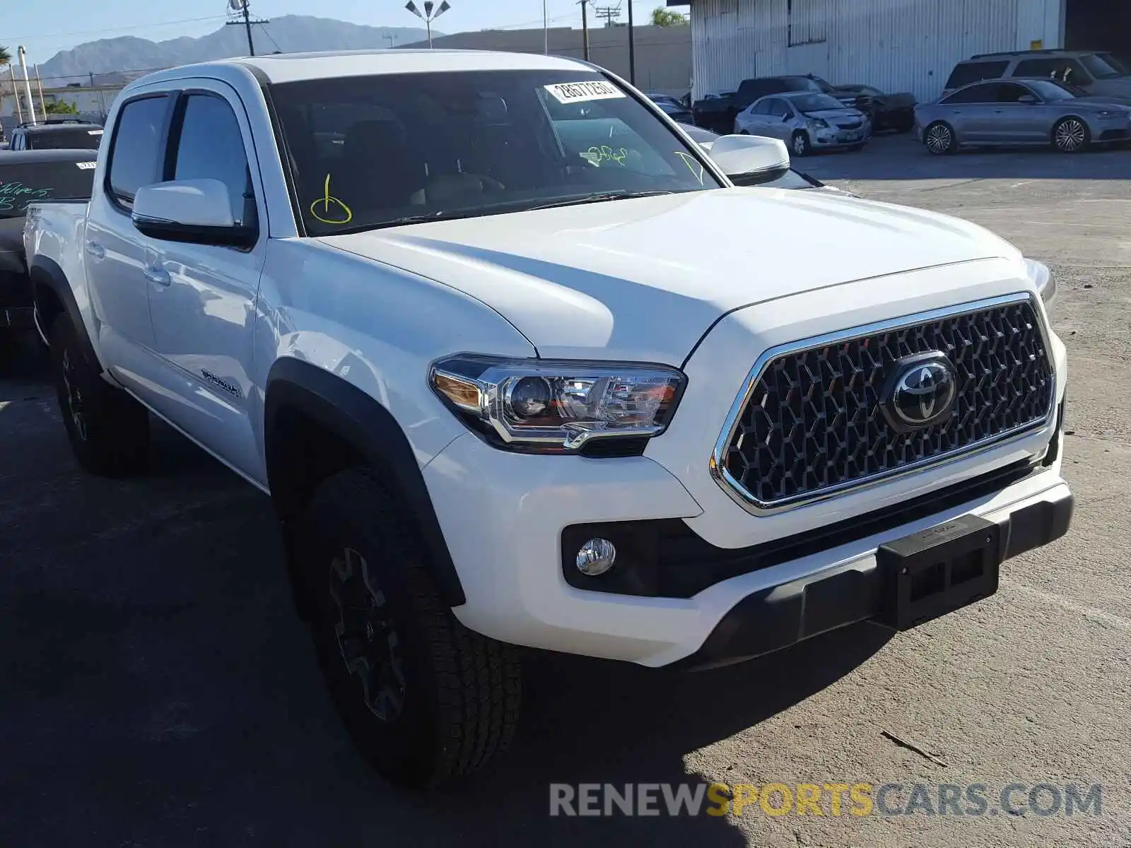 1 Photograph of a damaged car 3TMAZ5CN0KM104020 TOYOTA TACOMA 2019