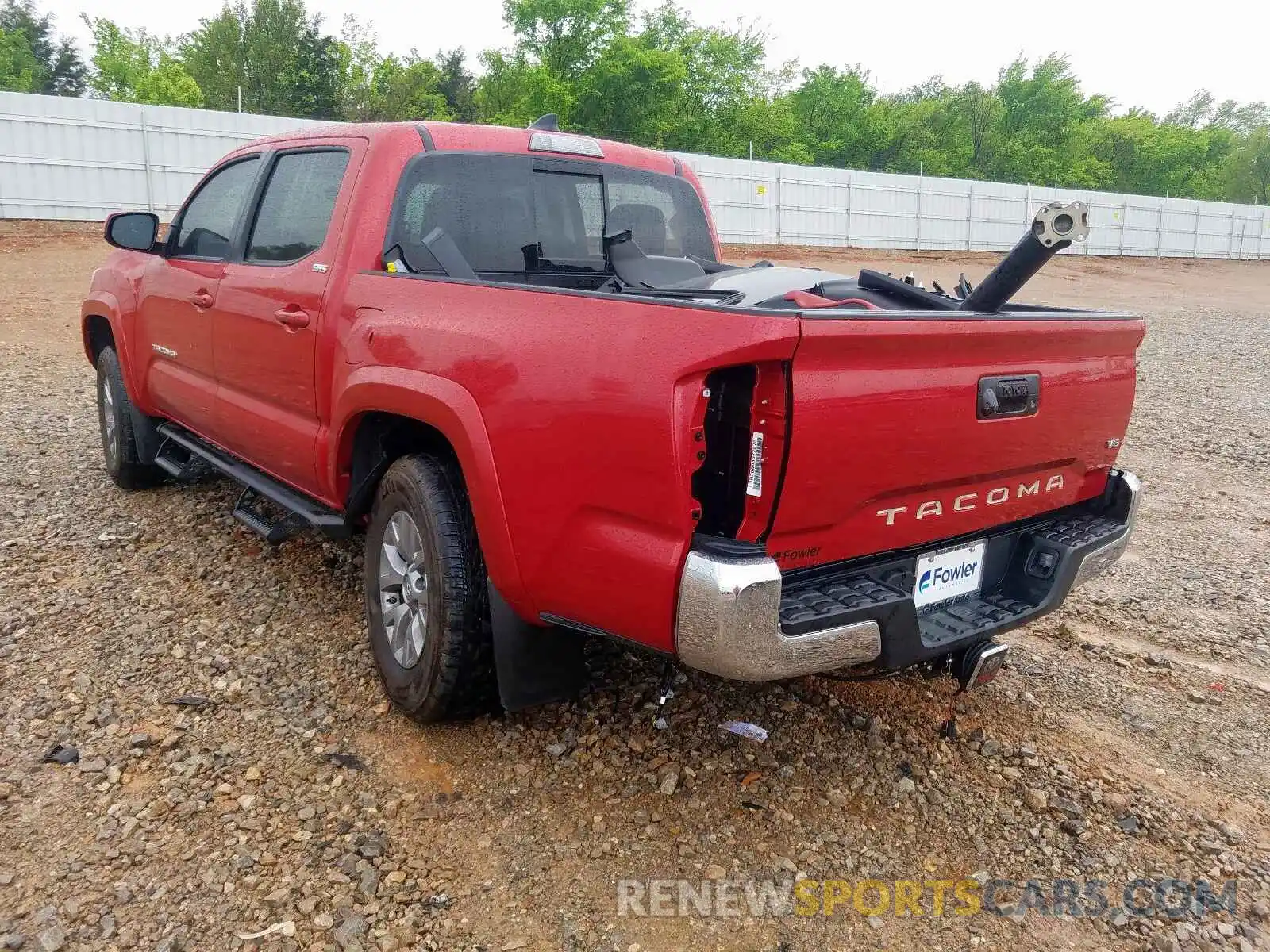 3 Photograph of a damaged car 3TMAZ5CN0KM107760 TOYOTA TACOMA 2019