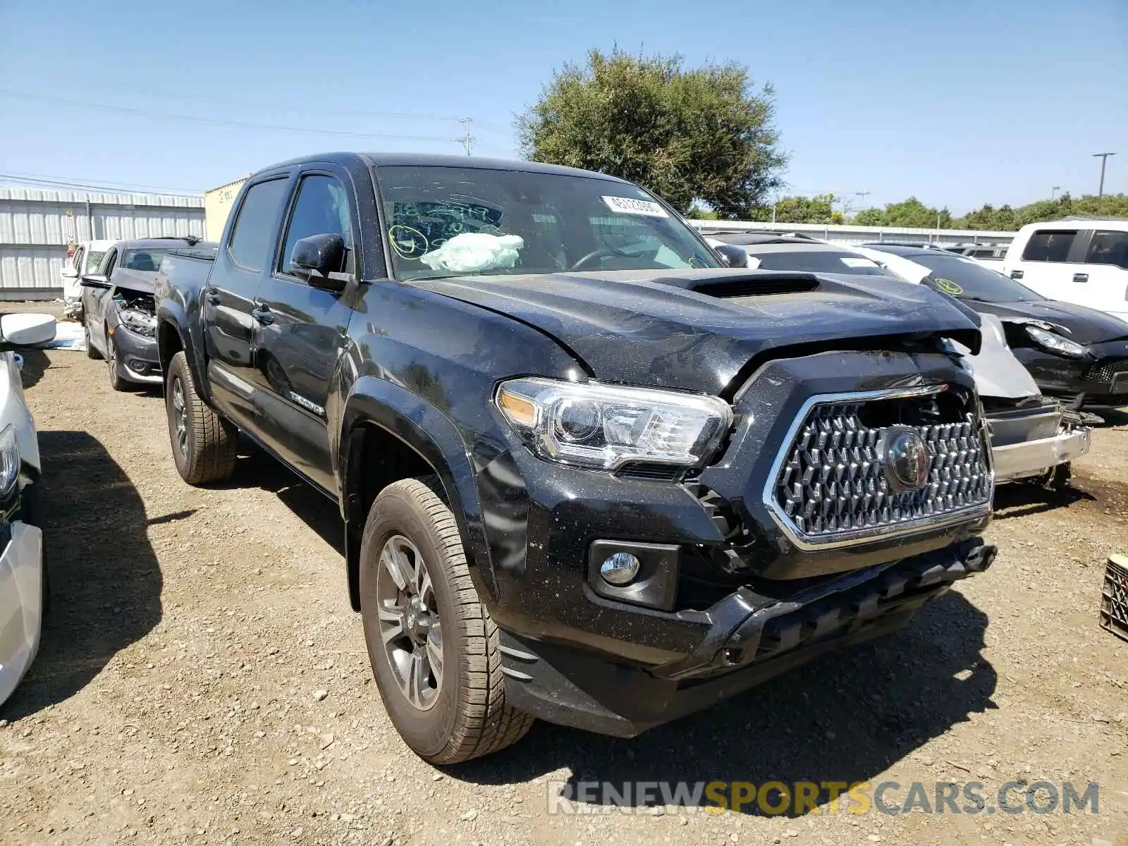 1 Photograph of a damaged car 3TMAZ5CN0KM108486 TOYOTA TACOMA 2019