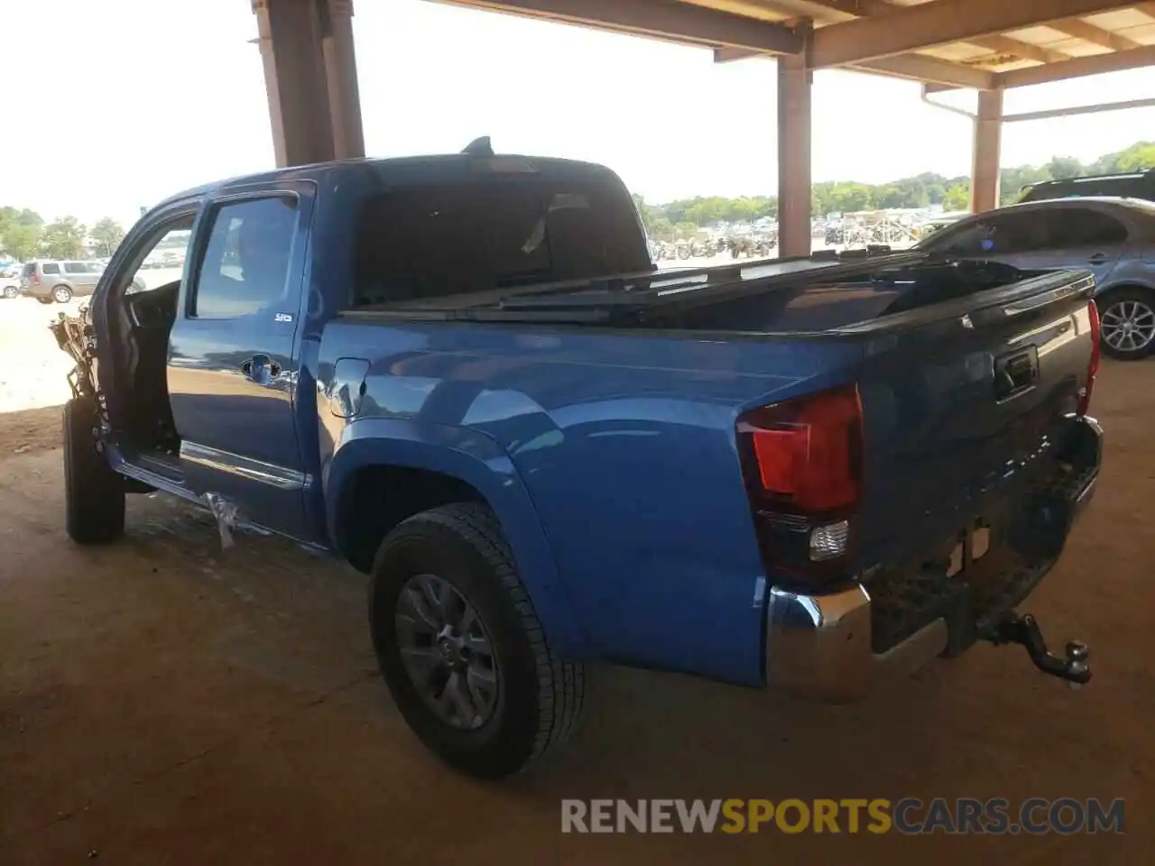 3 Photograph of a damaged car 3TMAZ5CN0KM108620 TOYOTA TACOMA 2019