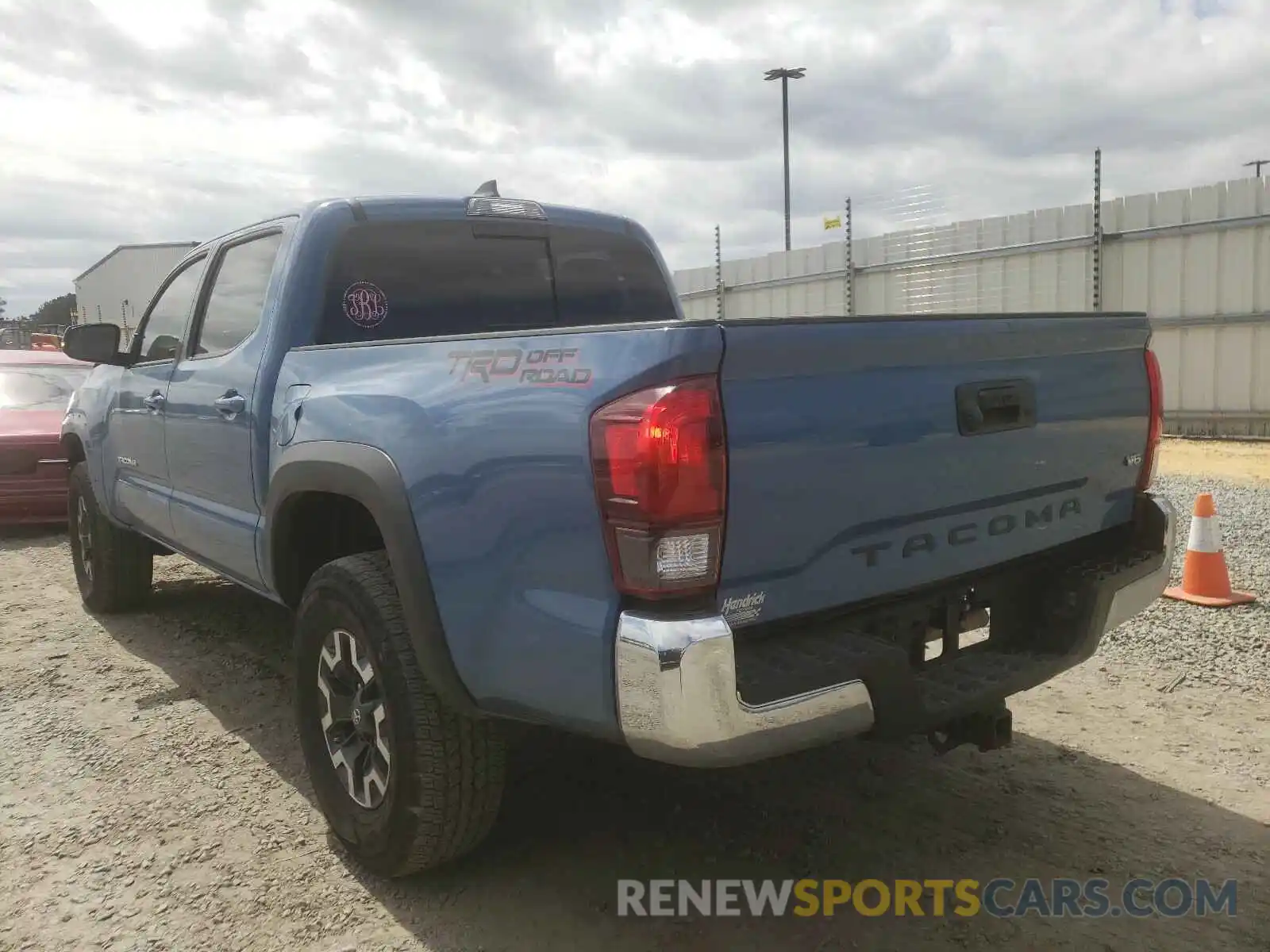 3 Photograph of a damaged car 3TMAZ5CN0KM110447 TOYOTA TACOMA 2019