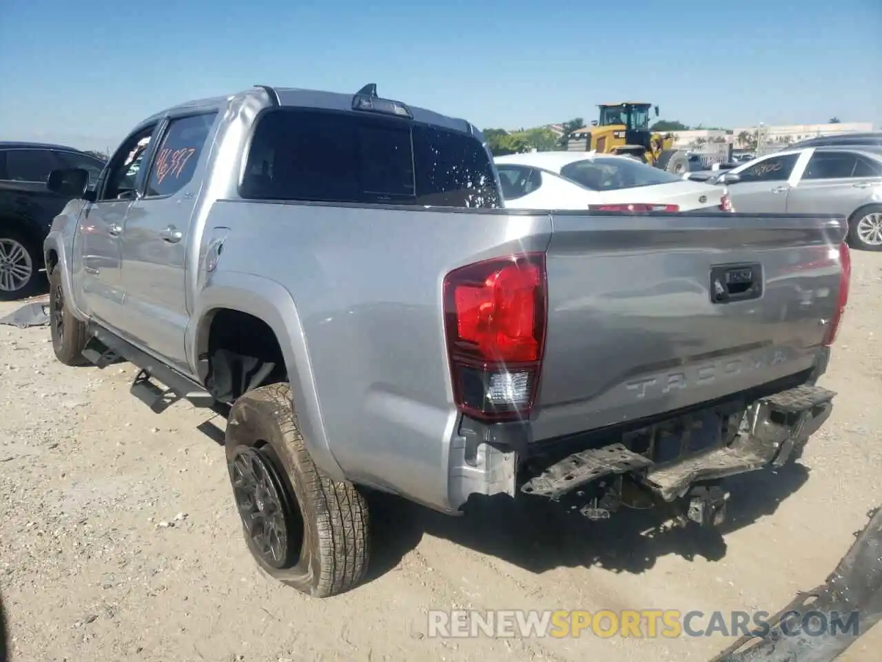 3 Photograph of a damaged car 3TMAZ5CN0KM110741 TOYOTA TACOMA 2019