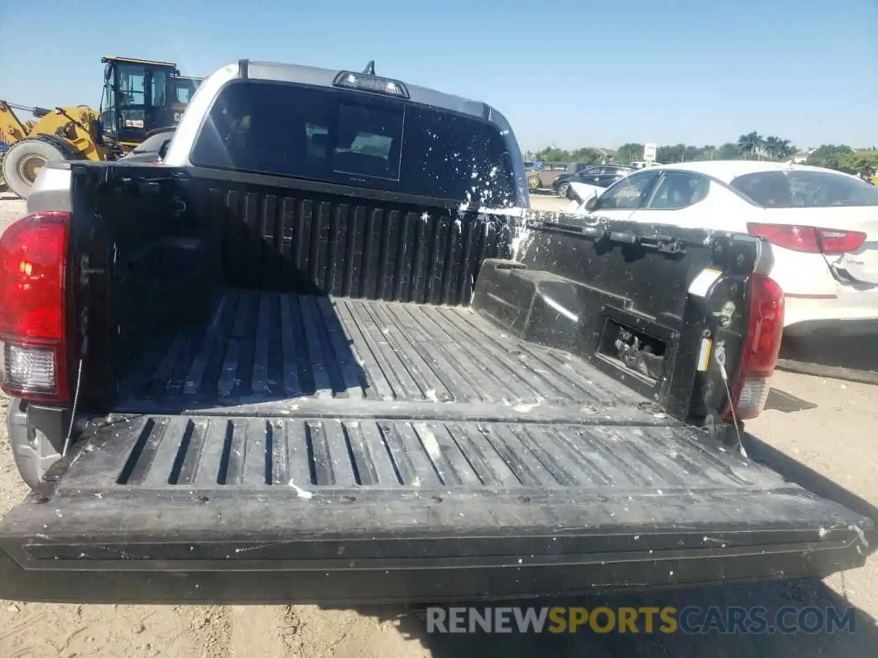 9 Photograph of a damaged car 3TMAZ5CN0KM110741 TOYOTA TACOMA 2019