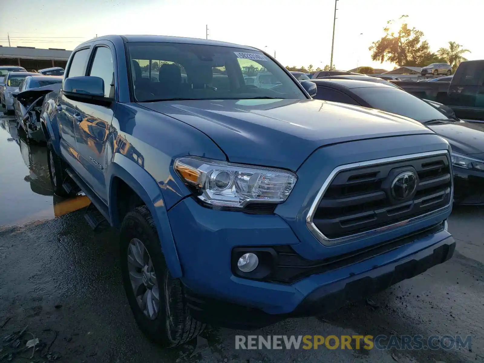 1 Photograph of a damaged car 3TMAZ5CN0KM111114 TOYOTA TACOMA 2019