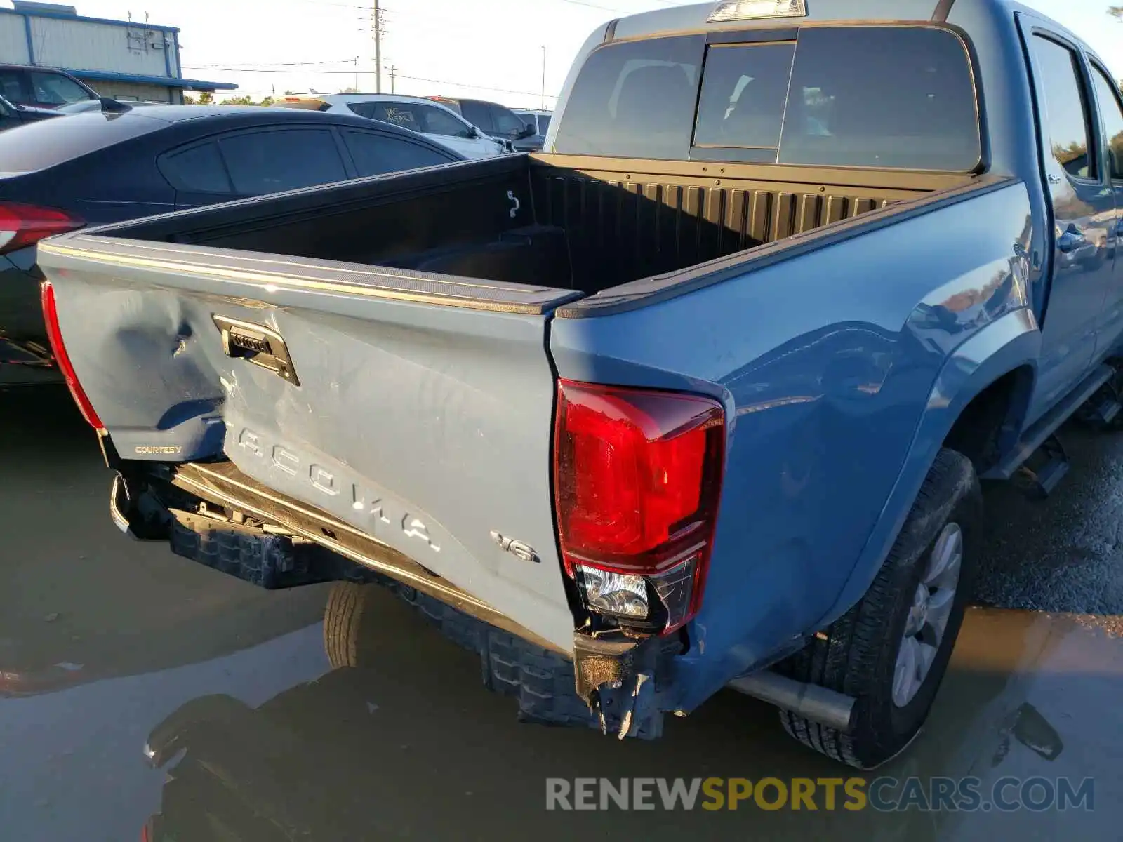 9 Photograph of a damaged car 3TMAZ5CN0KM111114 TOYOTA TACOMA 2019