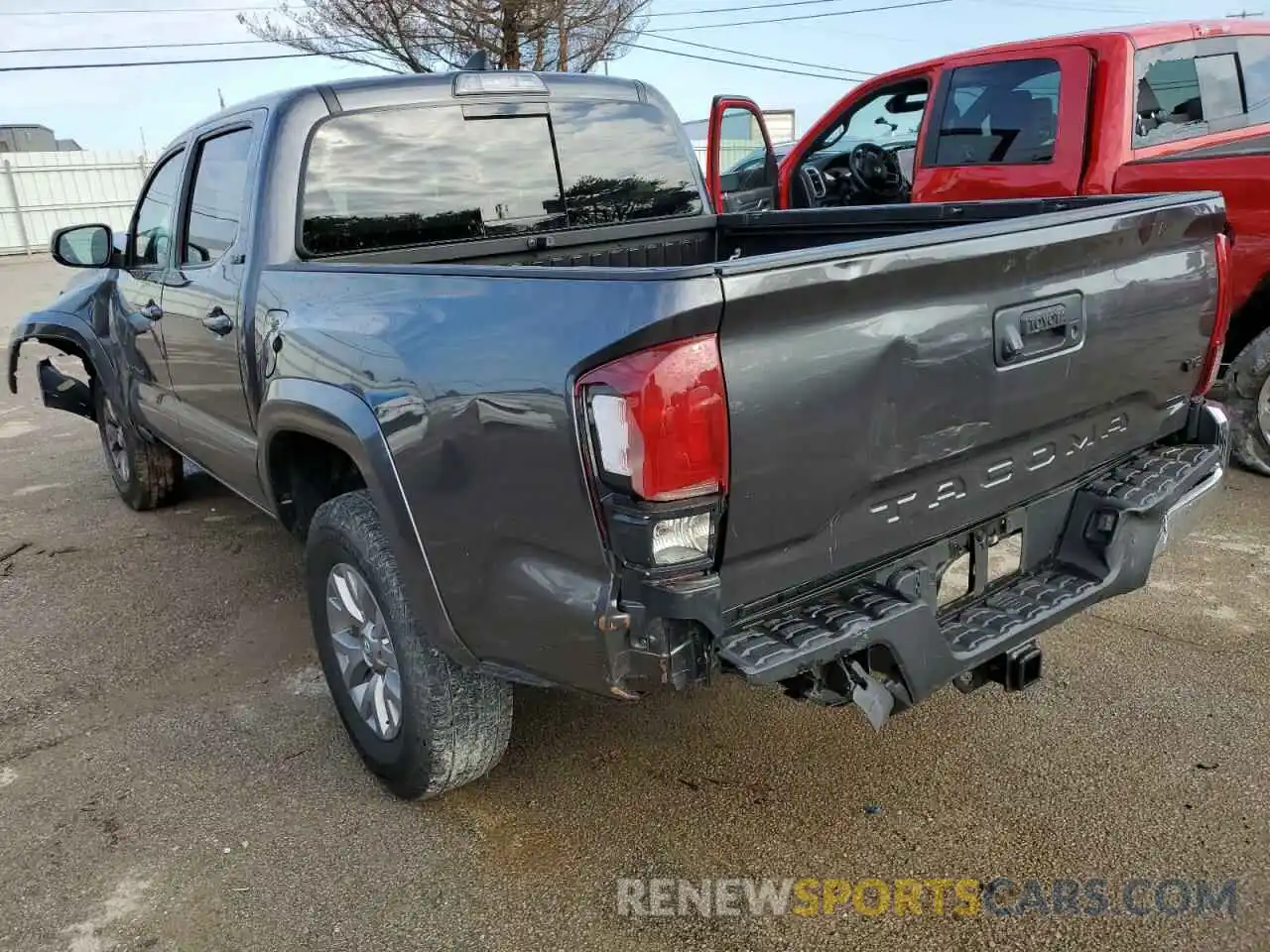 3 Photograph of a damaged car 3TMAZ5CN0KM111534 TOYOTA TACOMA 2019