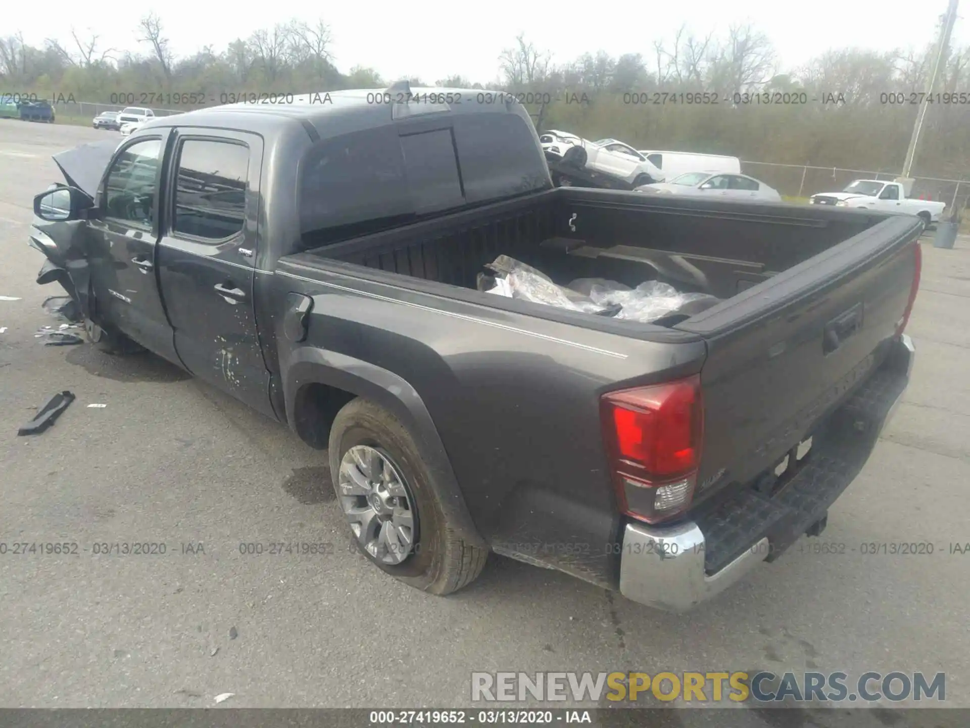 3 Photograph of a damaged car 3TMAZ5CN0KM113199 TOYOTA TACOMA 2019