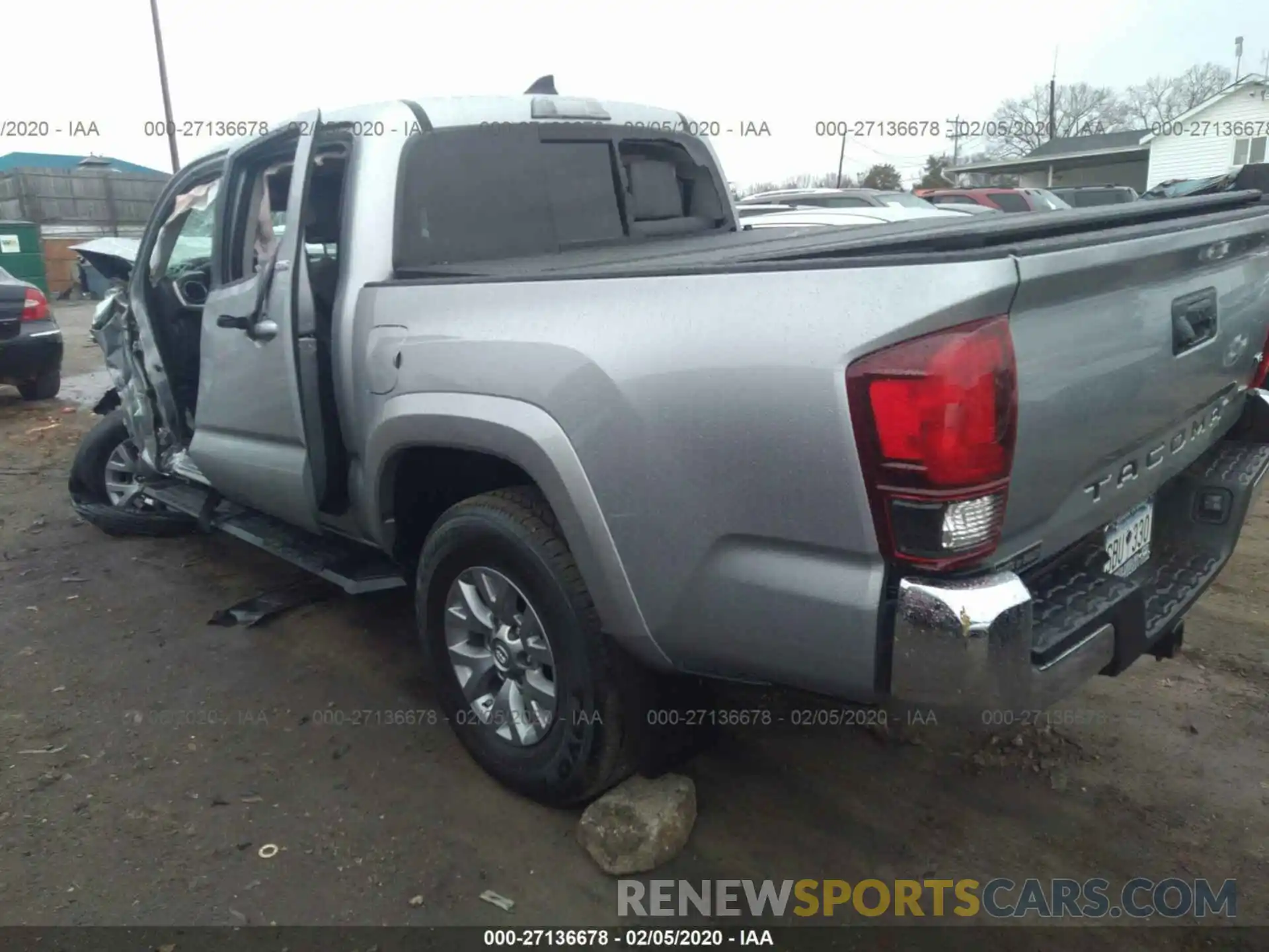 3 Photograph of a damaged car 3TMAZ5CN0KM114160 TOYOTA TACOMA 2019