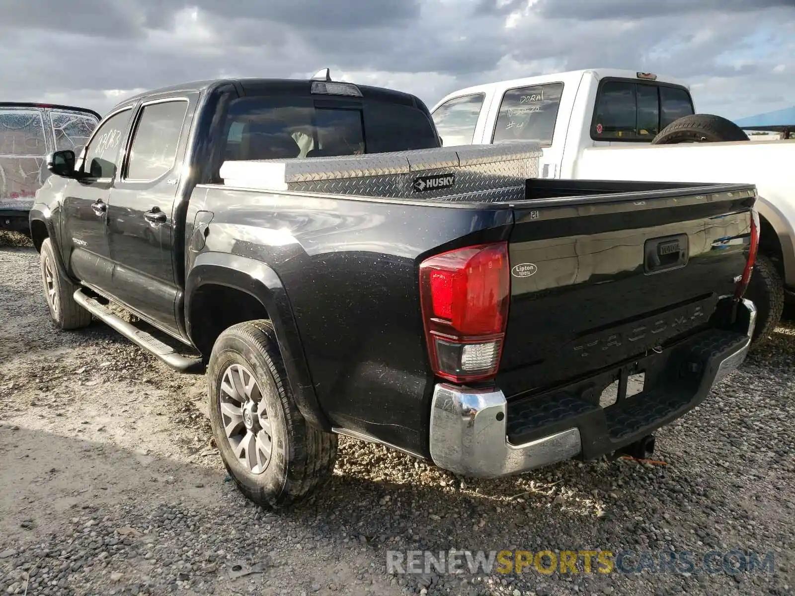 3 Photograph of a damaged car 3TMAZ5CN1KM079001 TOYOTA TACOMA 2019