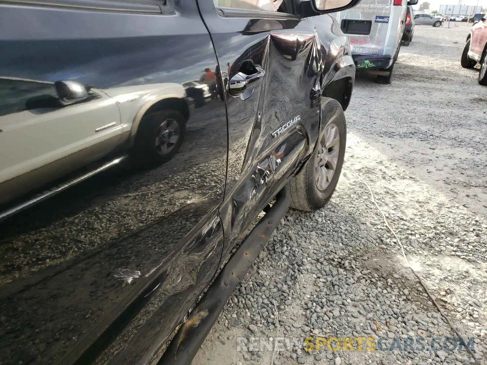 9 Photograph of a damaged car 3TMAZ5CN1KM079001 TOYOTA TACOMA 2019