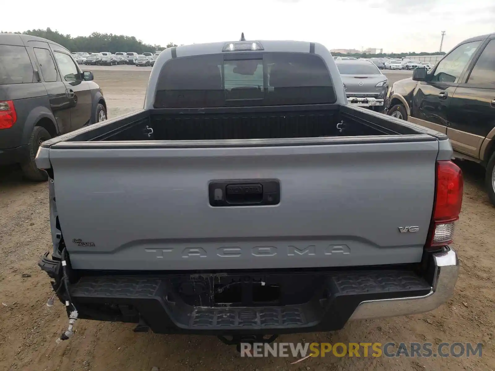 9 Photograph of a damaged car 3TMAZ5CN1KM079080 TOYOTA TACOMA 2019