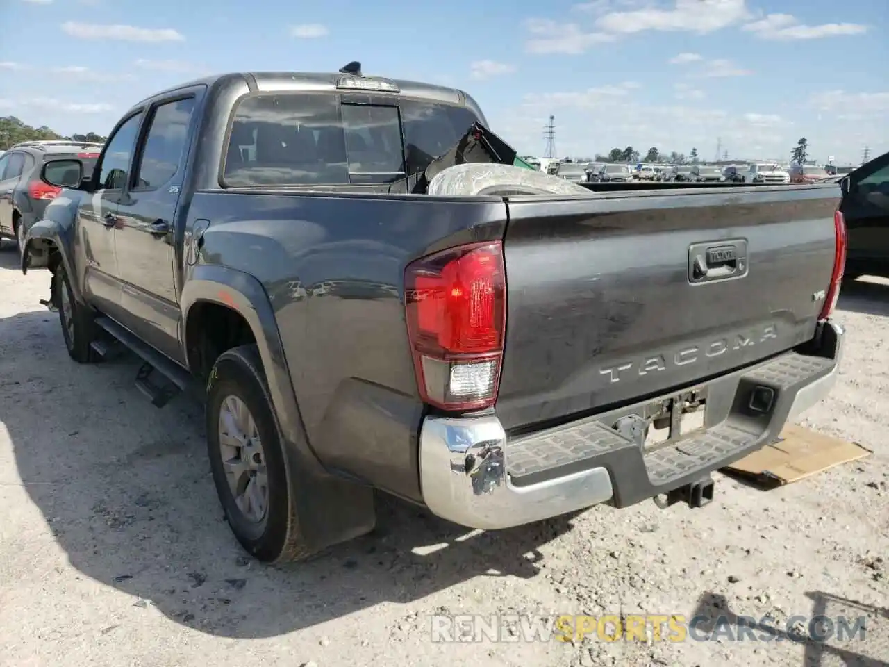 3 Photograph of a damaged car 3TMAZ5CN1KM080018 TOYOTA TACOMA 2019