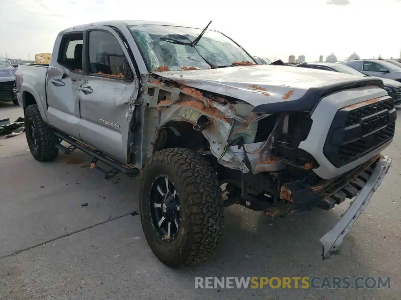 1 Photograph of a damaged car 3TMAZ5CN1KM082576 TOYOTA TACOMA 2019