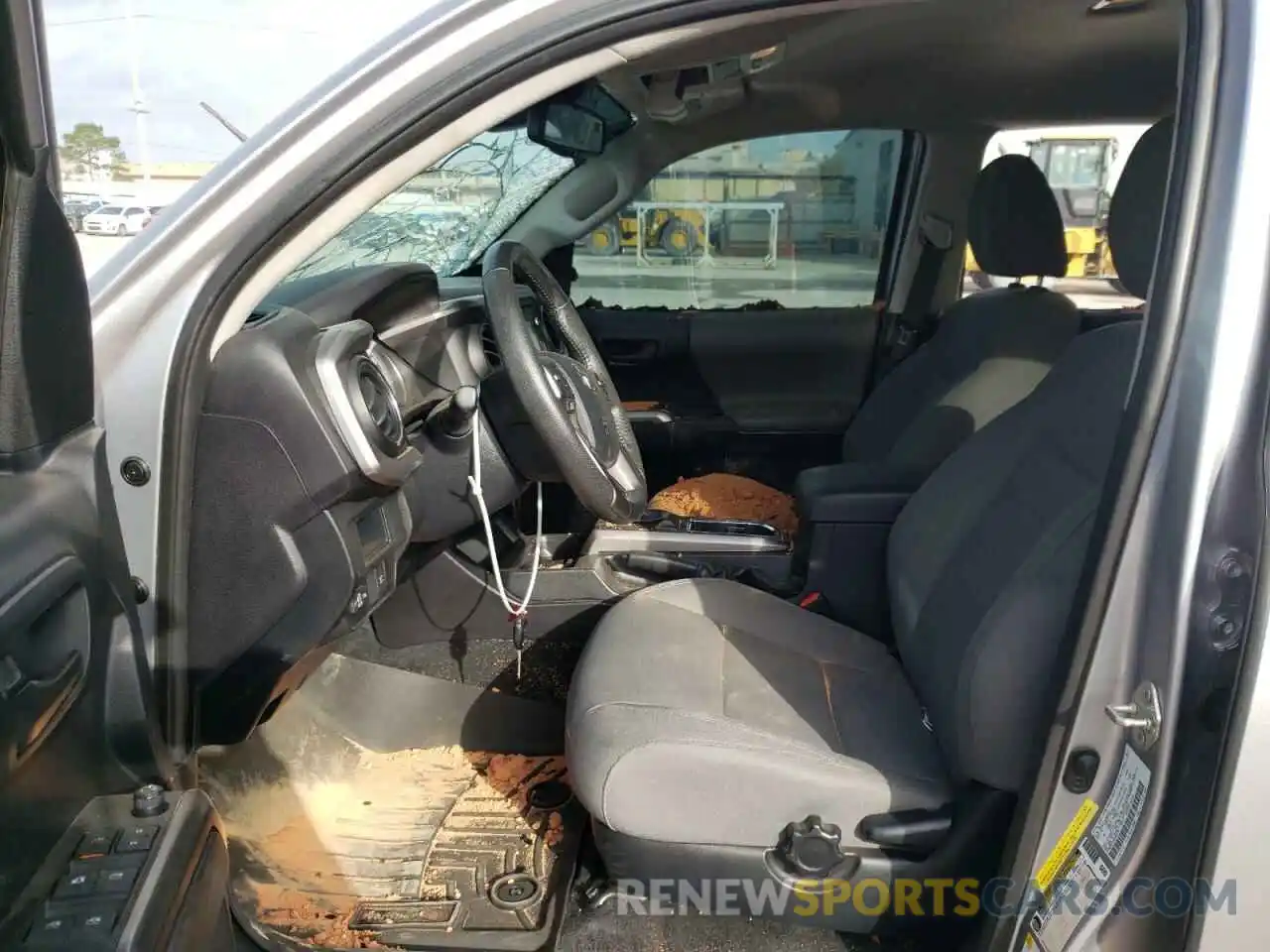 5 Photograph of a damaged car 3TMAZ5CN1KM082576 TOYOTA TACOMA 2019