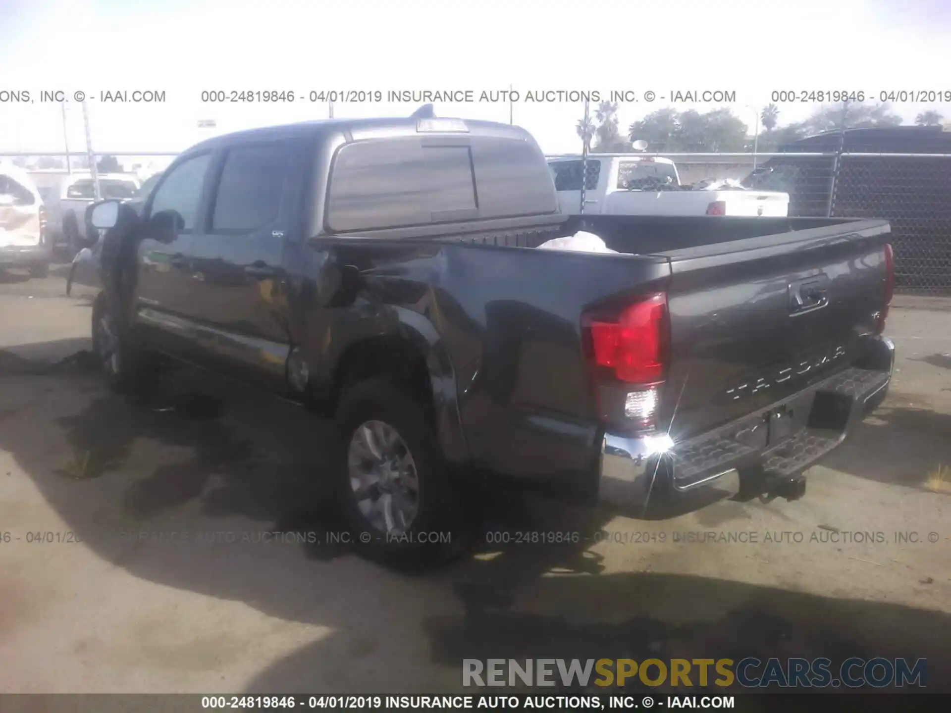 3 Photograph of a damaged car 3TMAZ5CN1KM088488 TOYOTA TACOMA 2019