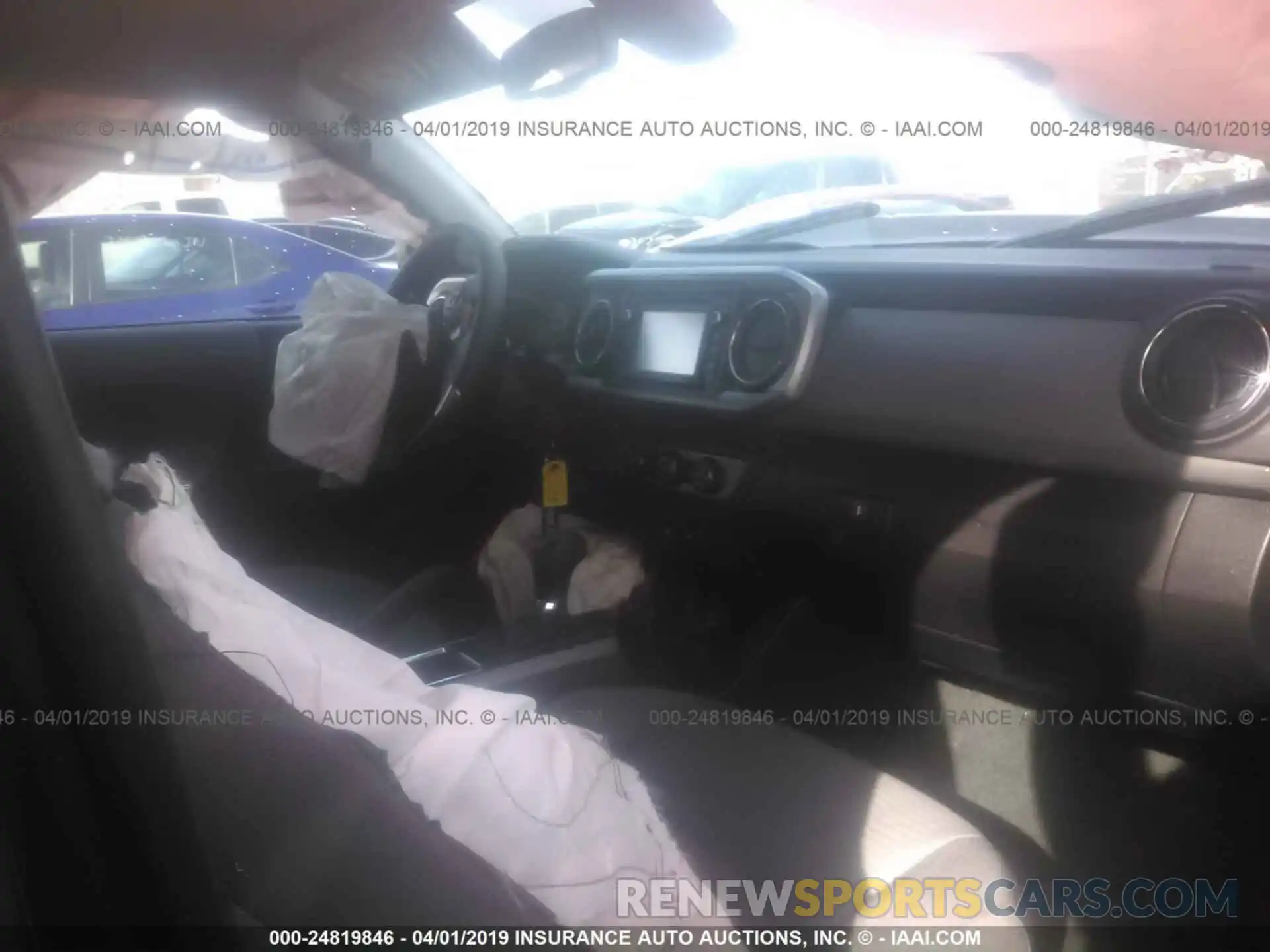 5 Photograph of a damaged car 3TMAZ5CN1KM088488 TOYOTA TACOMA 2019