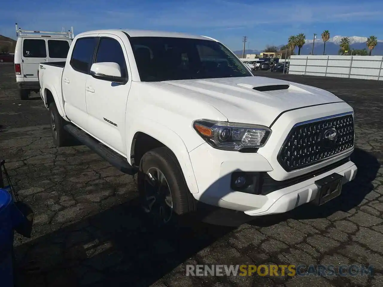 1 Photograph of a damaged car 3TMAZ5CN1KM091648 TOYOTA TACOMA 2019