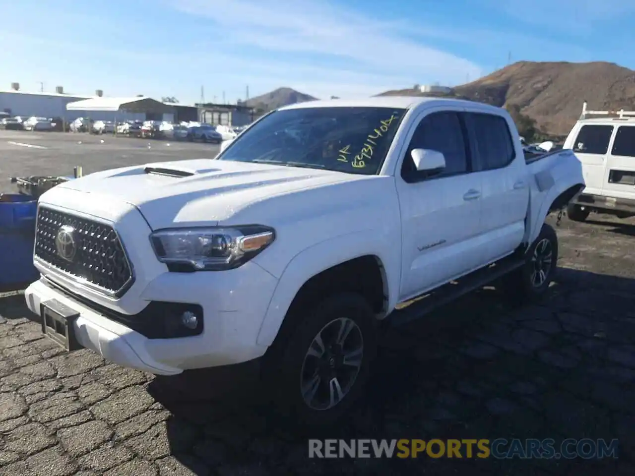 2 Photograph of a damaged car 3TMAZ5CN1KM091648 TOYOTA TACOMA 2019