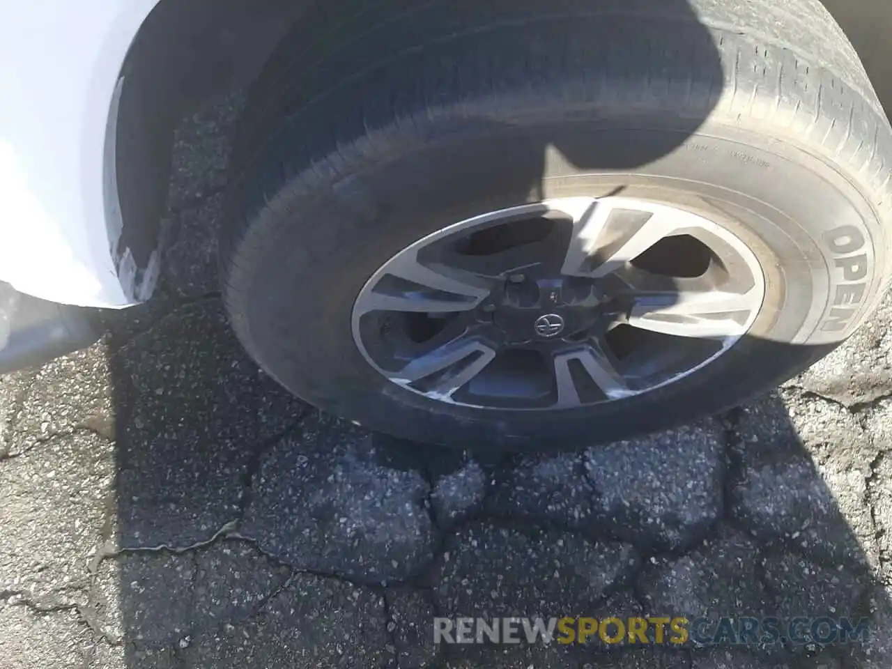 9 Photograph of a damaged car 3TMAZ5CN1KM091648 TOYOTA TACOMA 2019