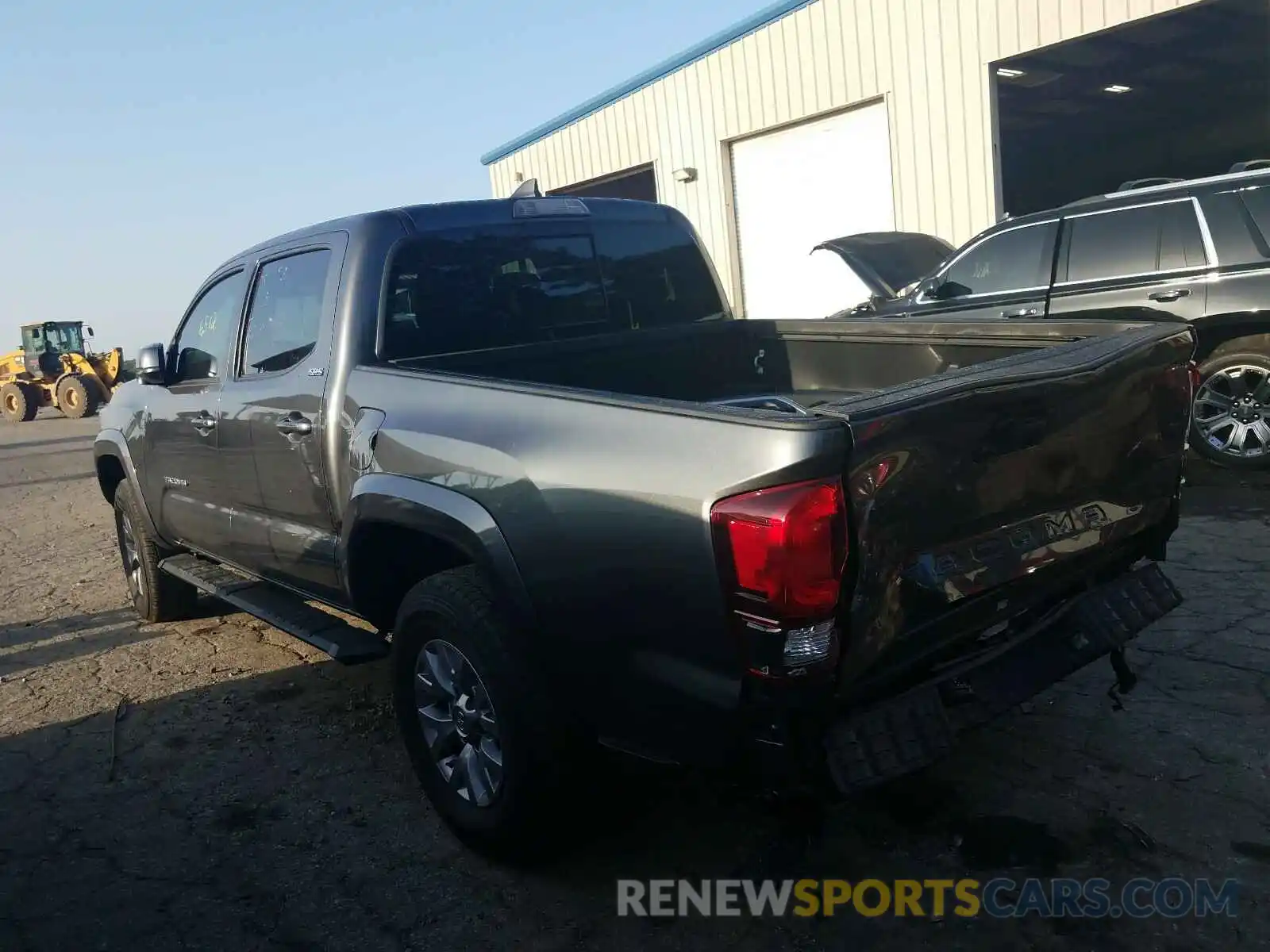 3 Photograph of a damaged car 3TMAZ5CN1KM093092 TOYOTA TACOMA 2019