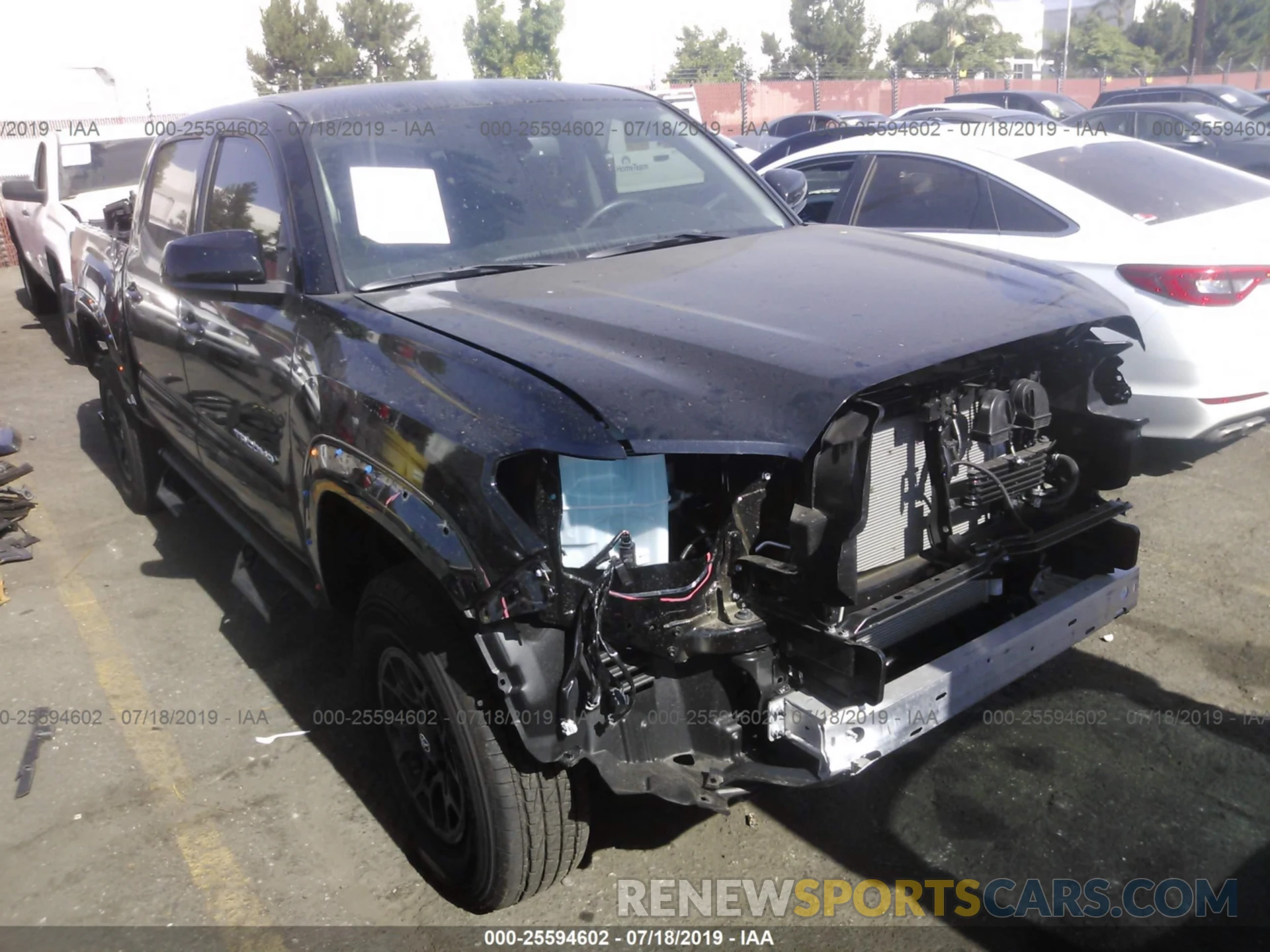 1 Photograph of a damaged car 3TMAZ5CN1KM093562 TOYOTA TACOMA 2019