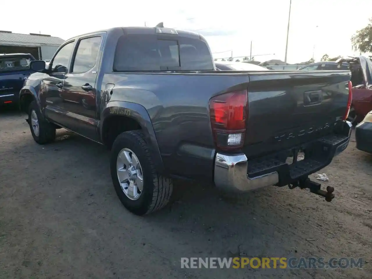 3 Photograph of a damaged car 3TMAZ5CN1KM095070 TOYOTA TACOMA 2019