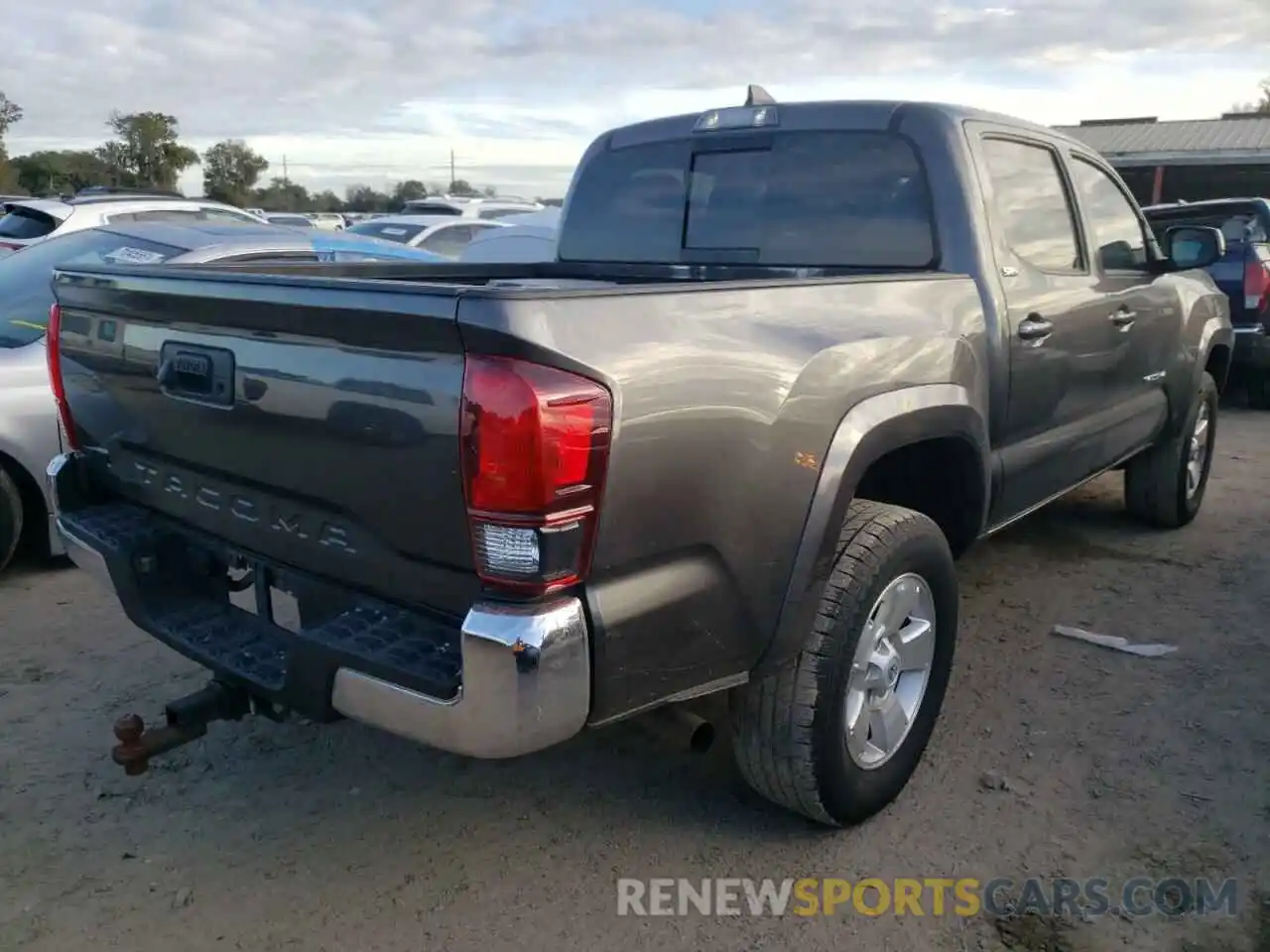 4 Photograph of a damaged car 3TMAZ5CN1KM095070 TOYOTA TACOMA 2019