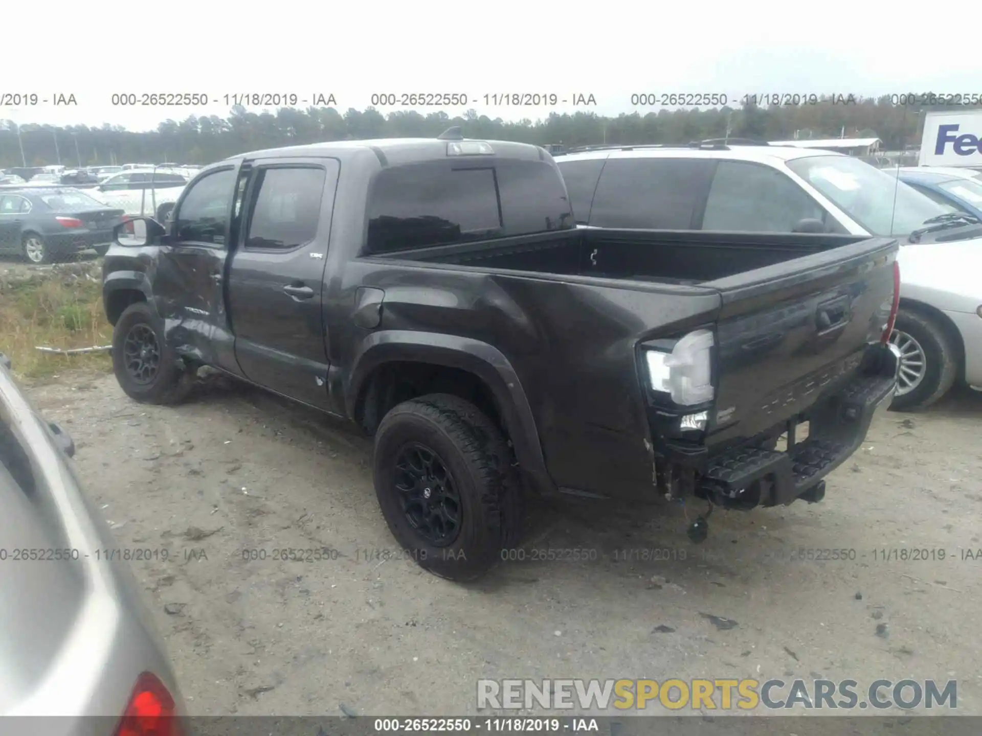 3 Фотография поврежденного автомобиля 3TMAZ5CN1KM095456 TOYOTA TACOMA 2019