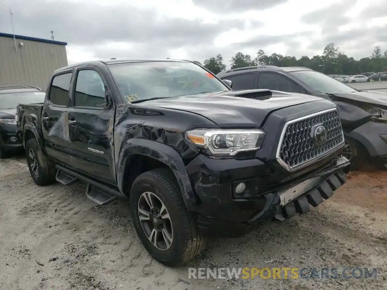 1 Photograph of a damaged car 3TMAZ5CN1KM096154 TOYOTA TACOMA 2019