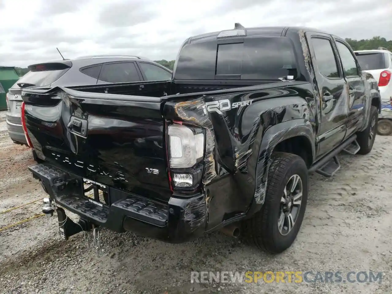 4 Photograph of a damaged car 3TMAZ5CN1KM096154 TOYOTA TACOMA 2019